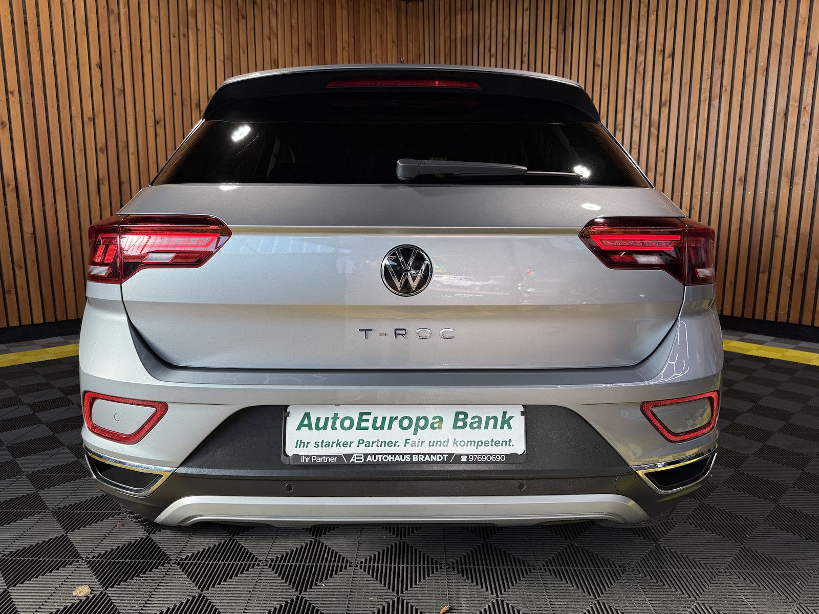 Fahrzeugabbildung Volkswagen T-Roc 2,0 TDI Life DSG *Navi*AHK*LED*Kam*Virtual