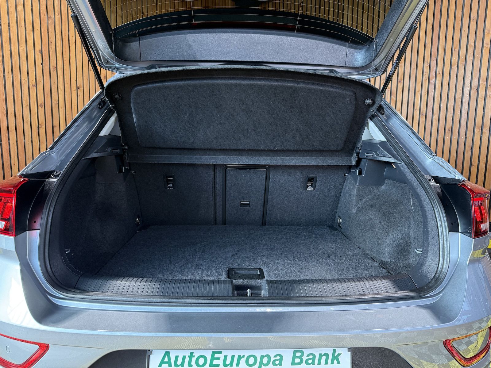Fahrzeugabbildung Volkswagen T-Roc 2,0 TDI Life DSG *Navi*AHK*LED*Kam*Virtual