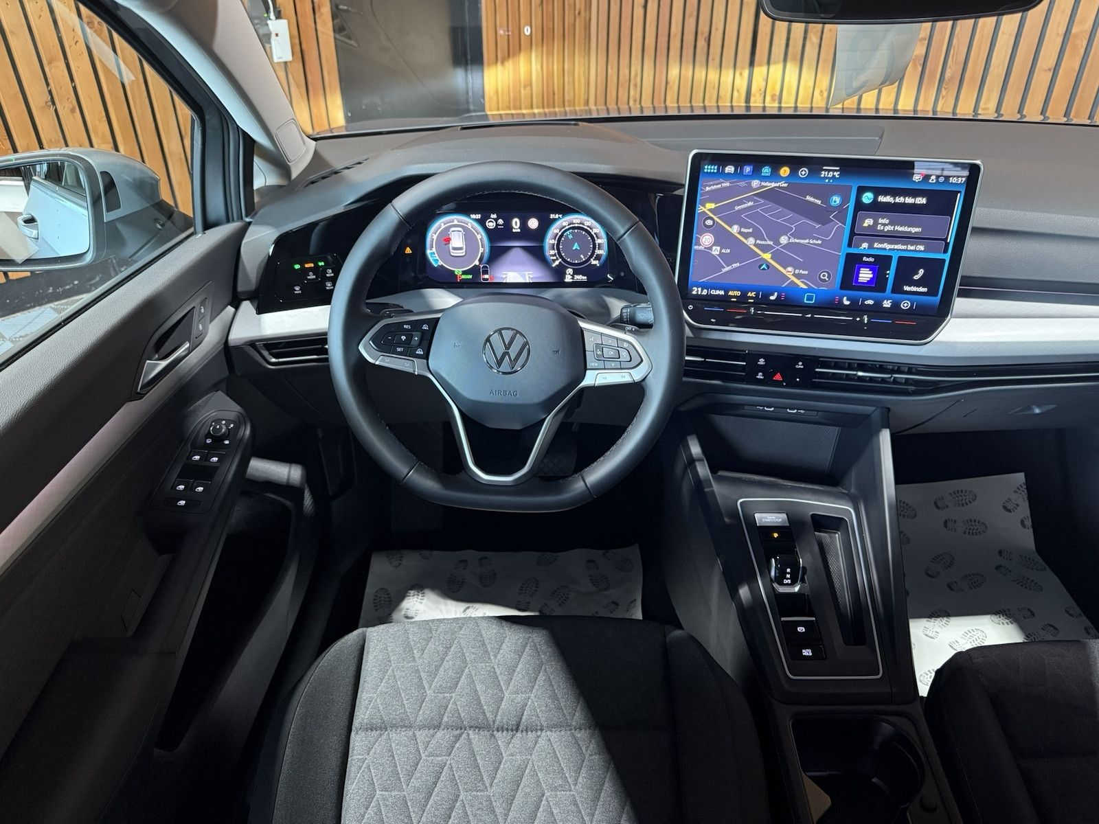 Fahrzeugabbildung Volkswagen Golf Variant 1,5 eTSI Facelift *Navi*AHK*LED*Kam