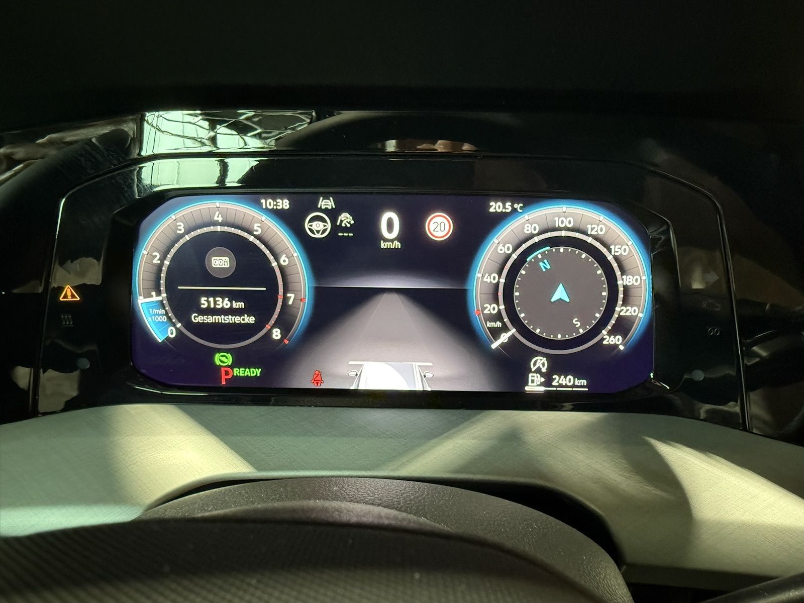 Fahrzeugabbildung Volkswagen Golf Variant 1,5 eTSI Facelift *Navi*AHK*LED*Kam