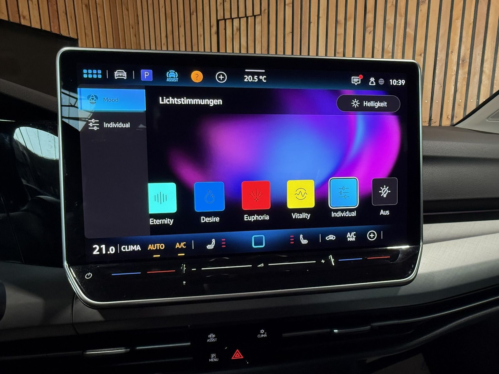 Fahrzeugabbildung Volkswagen Golf Variant 1,5 eTSI Facelift *Navi*AHK*LED*Kam
