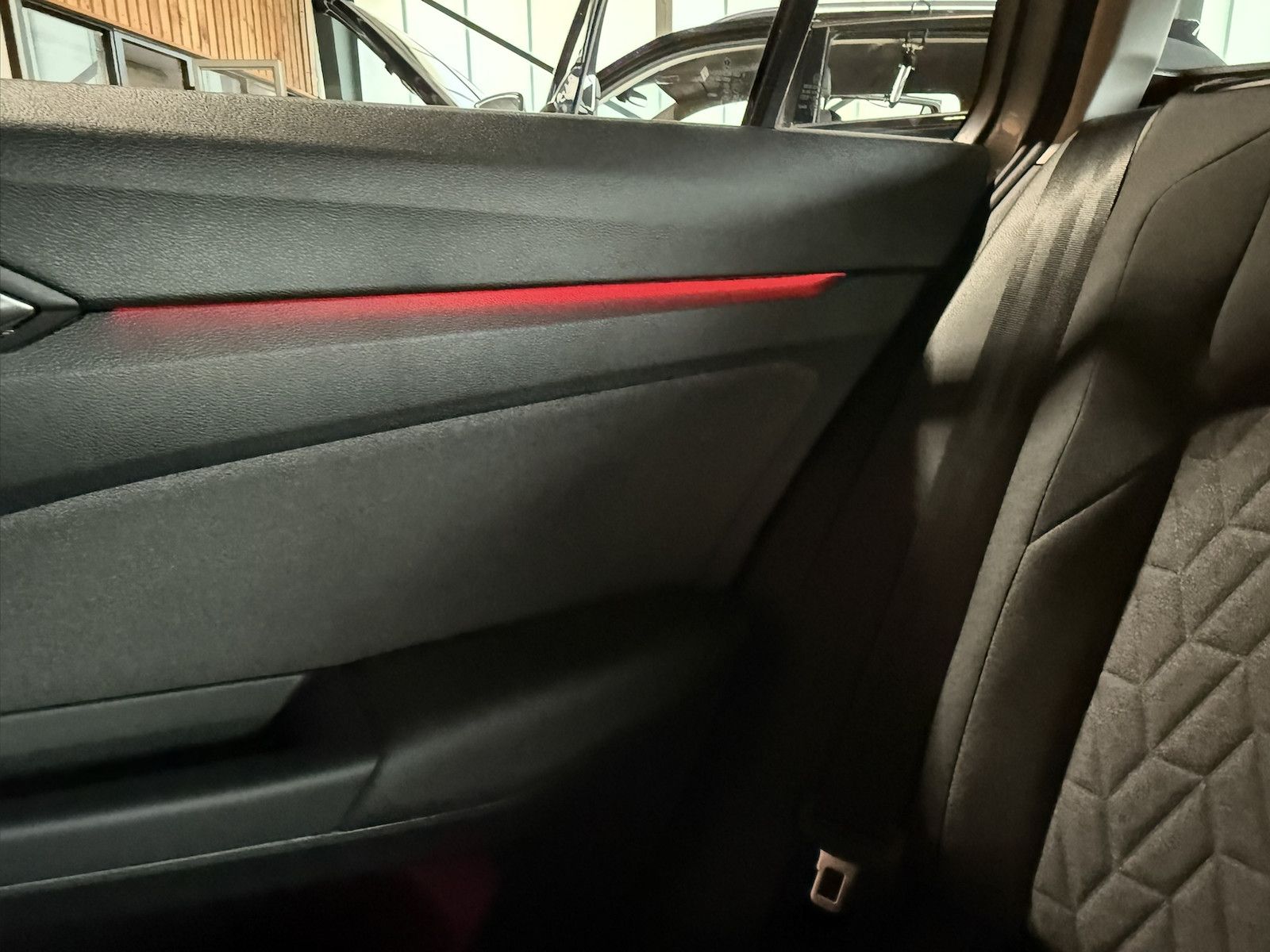 Fahrzeugabbildung Volkswagen Golf Variant 1,5 eTSI Facelift *Navi*AHK*LED*Kam