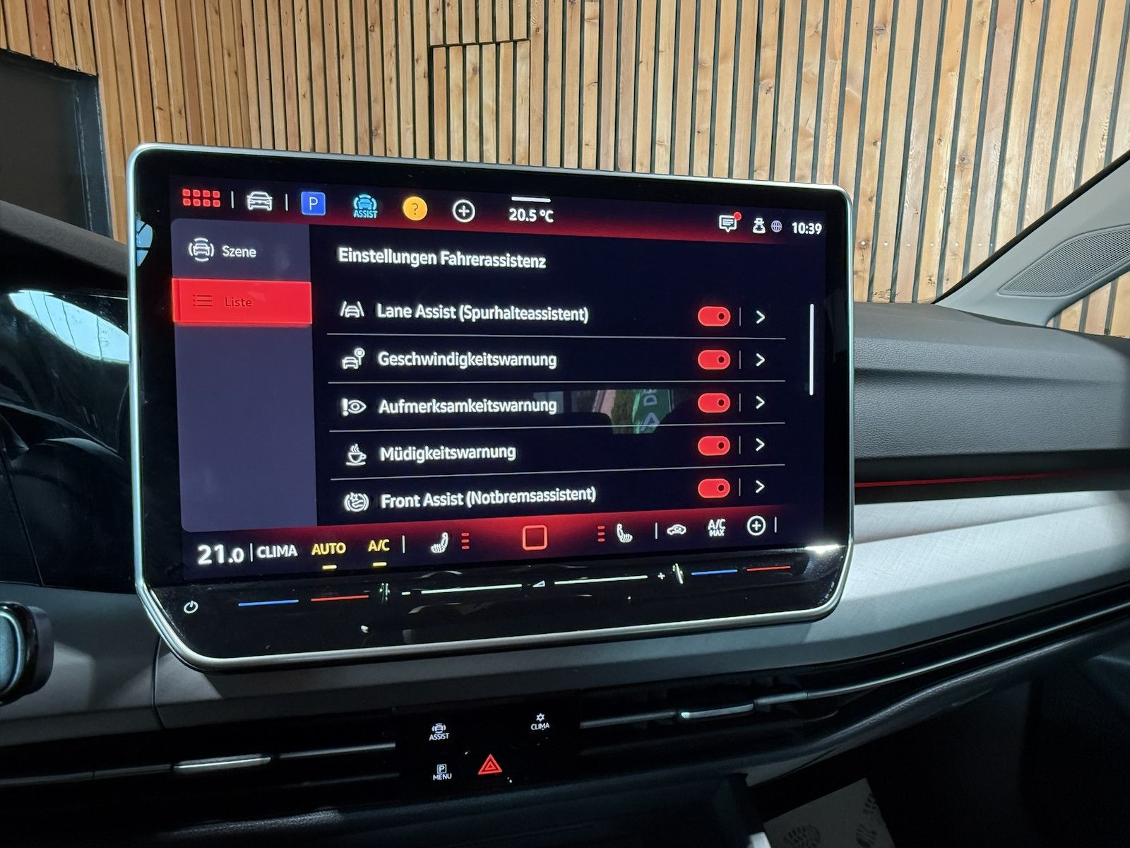 Fahrzeugabbildung Volkswagen Golf Variant 1,5 eTSI Facelift *Navi*AHK*LED*Kam