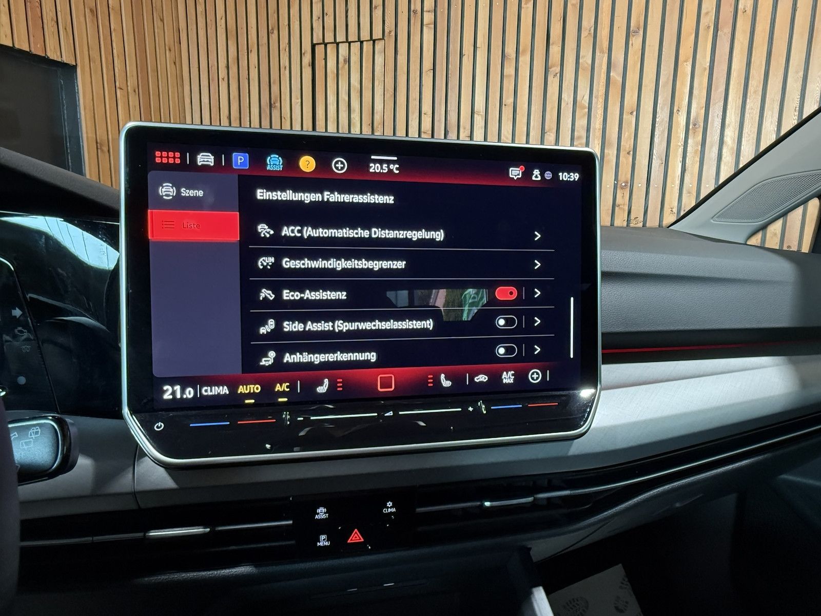 Fahrzeugabbildung Volkswagen Golf Variant 1,5 eTSI Facelift *Navi*AHK*LED*Kam