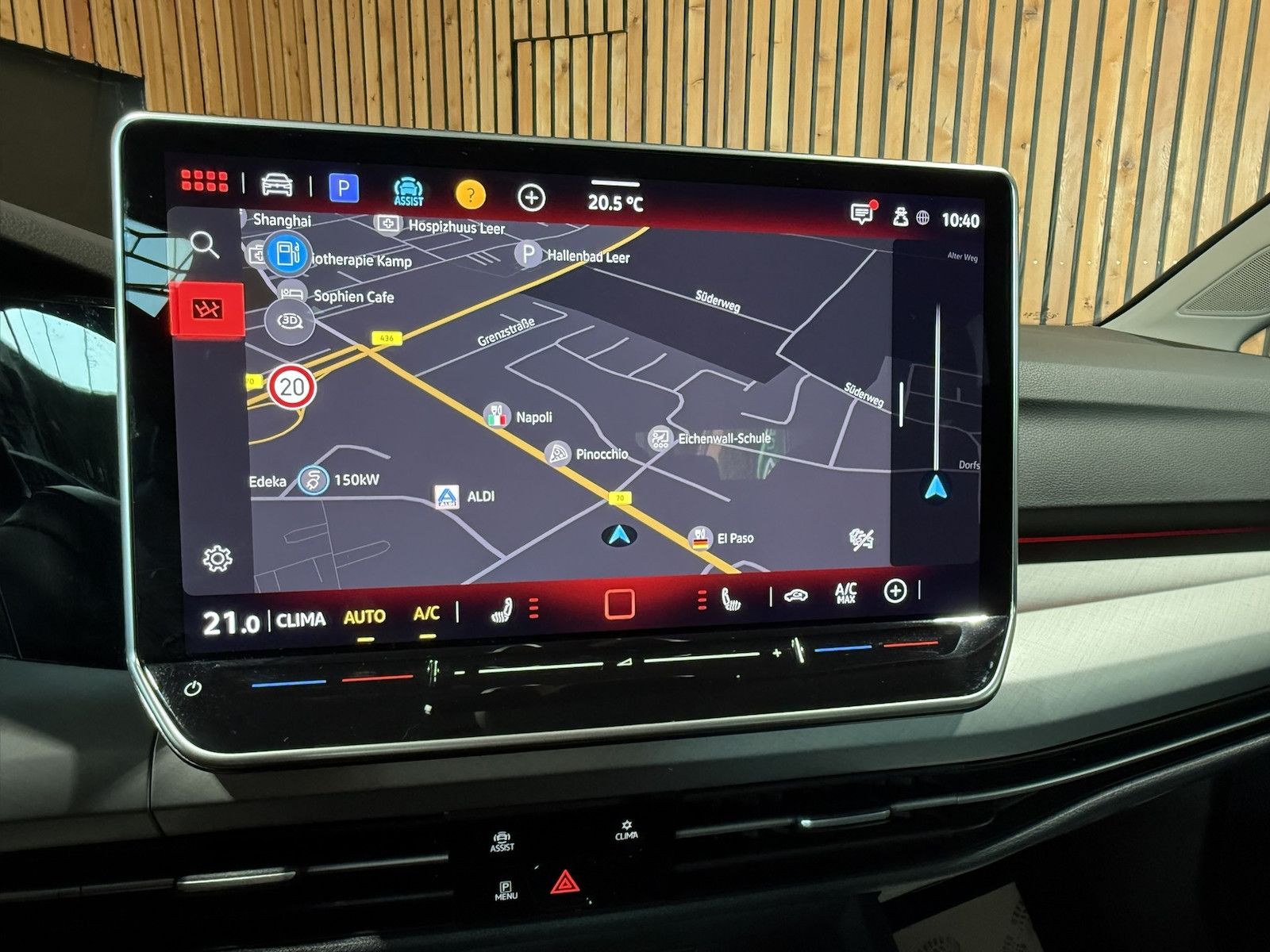 Fahrzeugabbildung Volkswagen Golf Variant 1,5 eTSI Facelift *Navi*AHK*LED*Kam