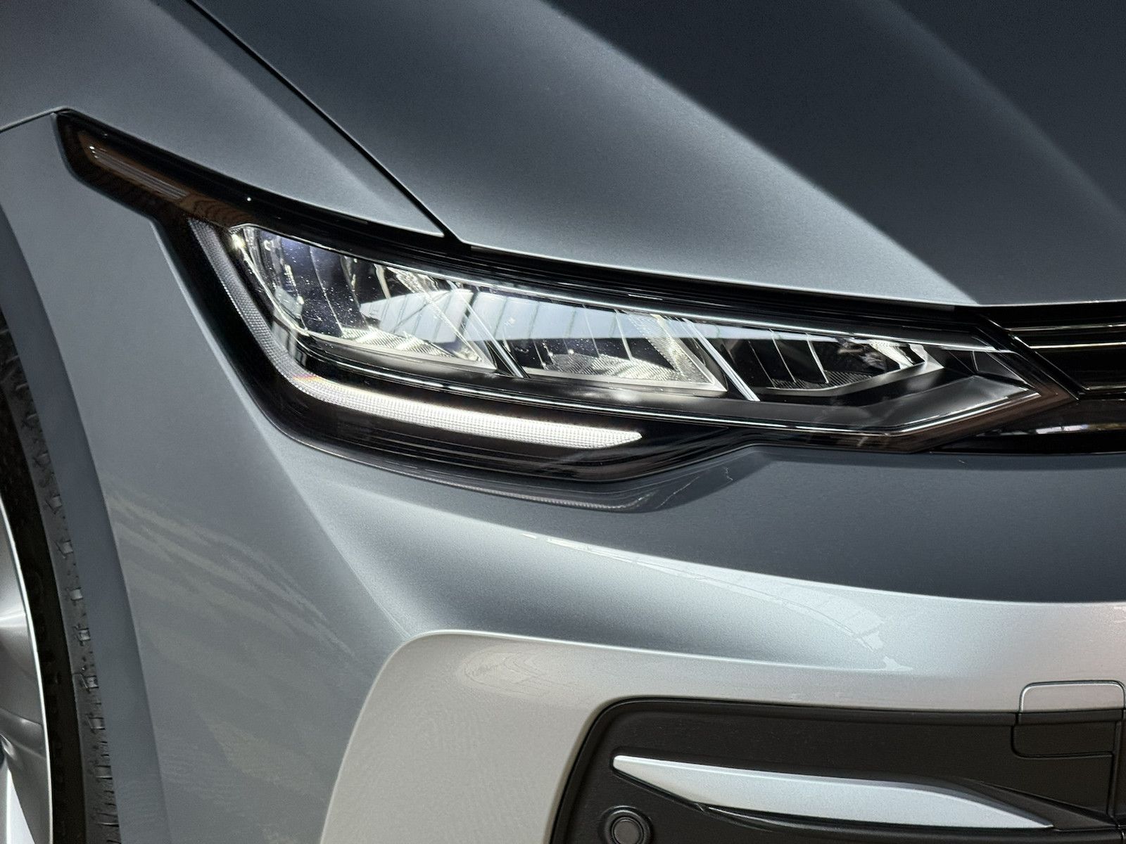 Fahrzeugabbildung Volkswagen Golf Variant 1,5 eTSI Facelift *Navi*AHK*LED*Kam