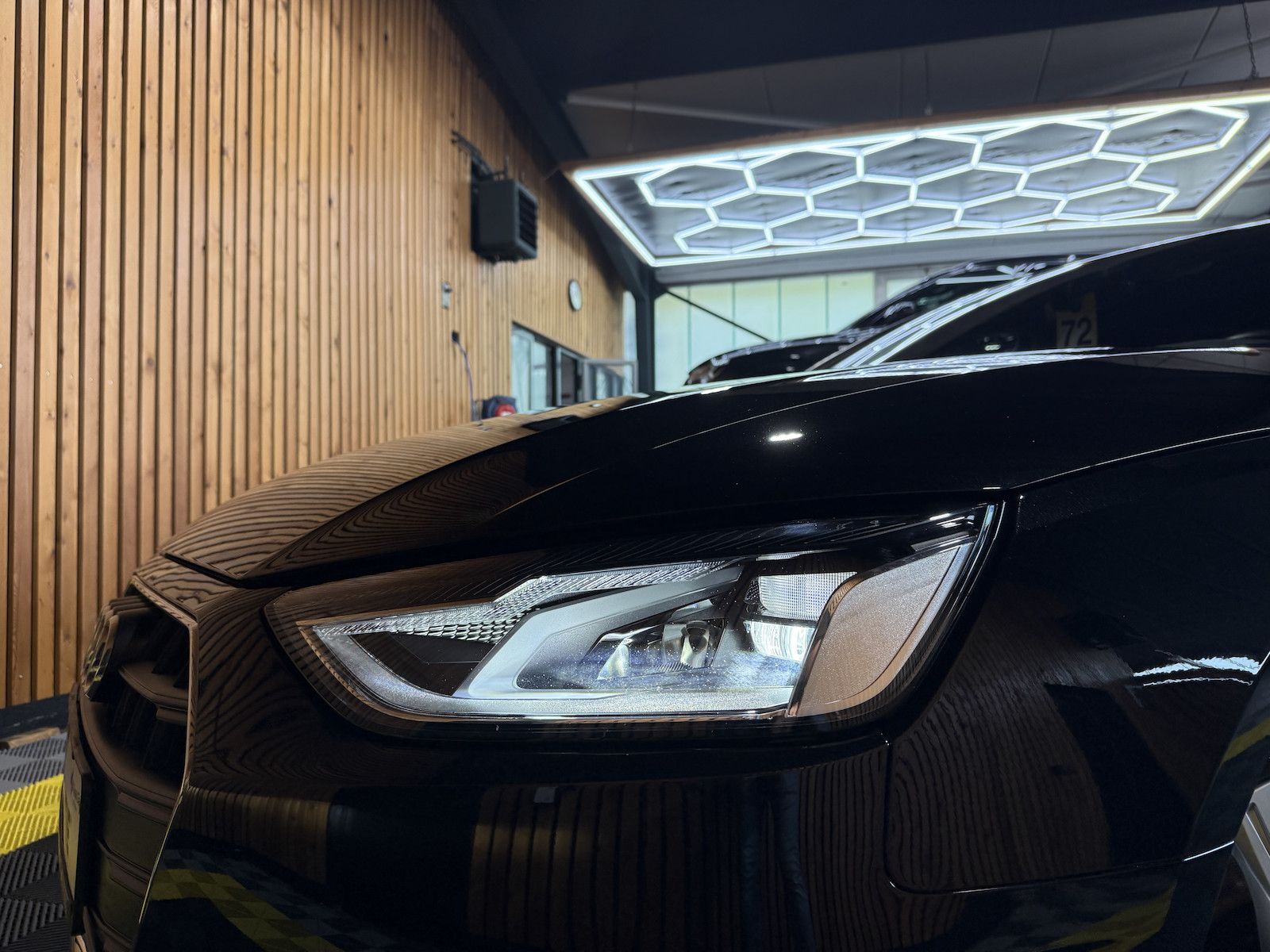 Fahrzeugabbildung Audi A4 Avant 2,0 TDI Aut. *Navi+*ACC*AHK*Kamera*App*