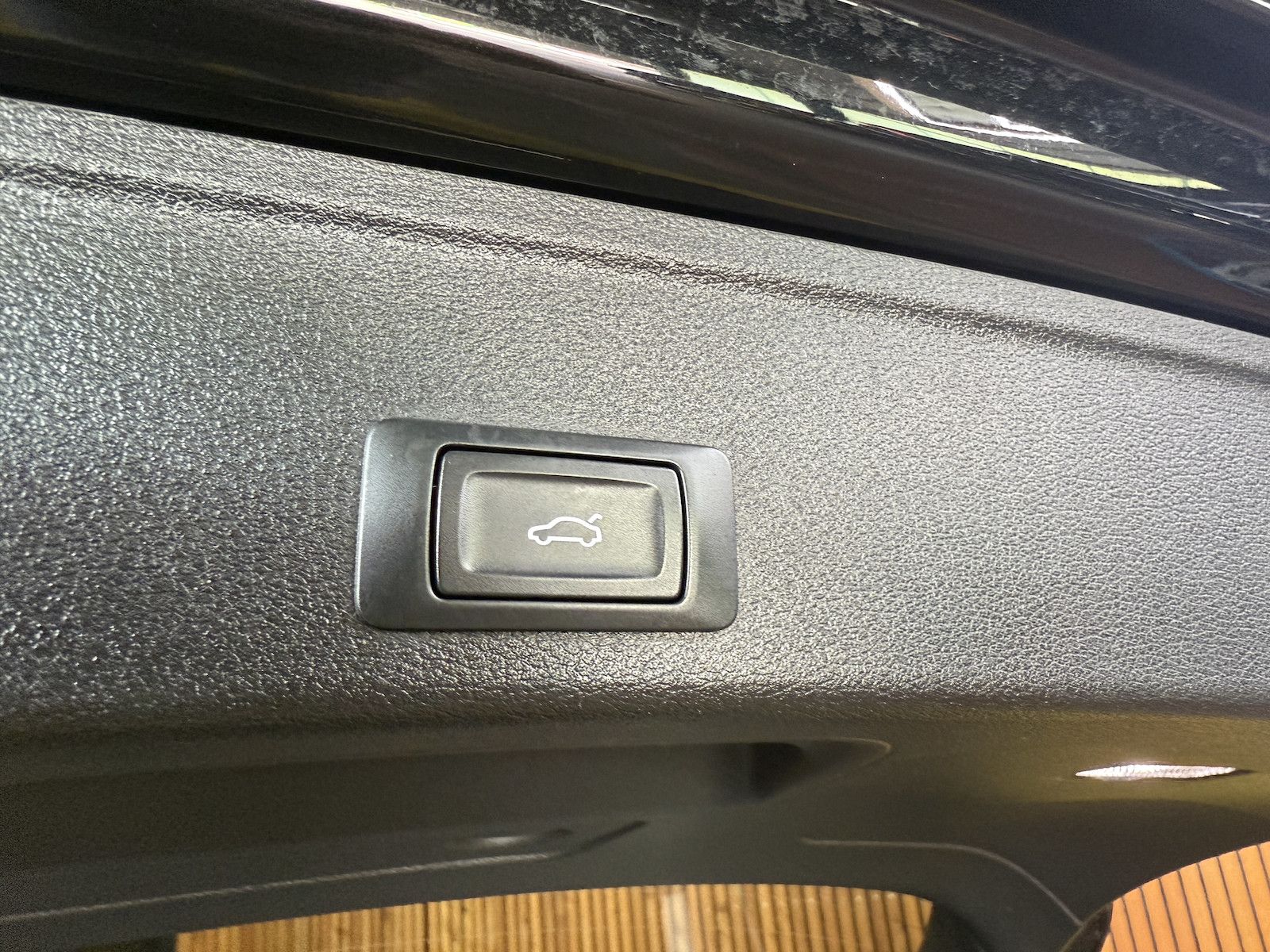Fahrzeugabbildung Audi A4 Avant 2,0 TDI Aut. *Navi+*ACC*AHK*Kamera*App*