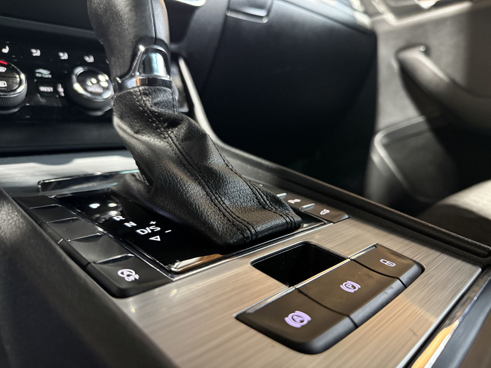 Fahrzeugabbildung SKODA Superb Combi 2,0TDI DSG Navi*ACC*LED*AHK*Virtual