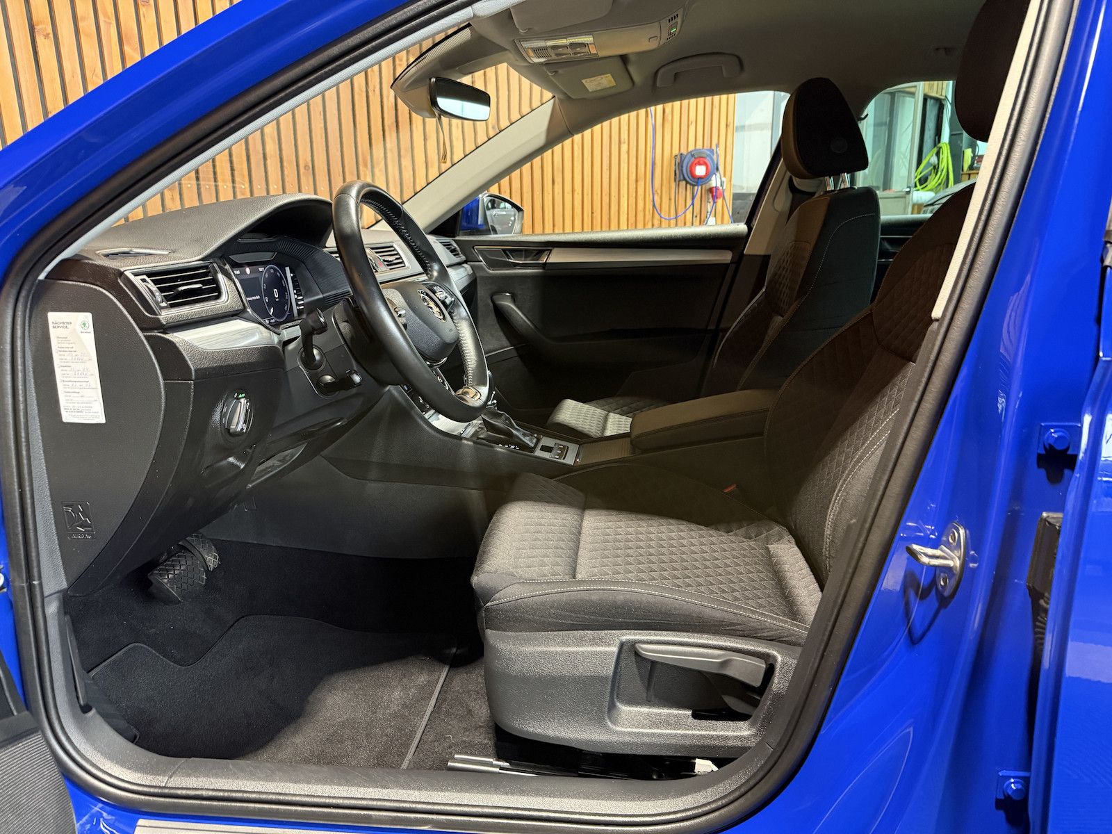 Fahrzeugabbildung SKODA Superb Combi 2,0TDI DSG Navi*ACC*LED*AHK*Virtual