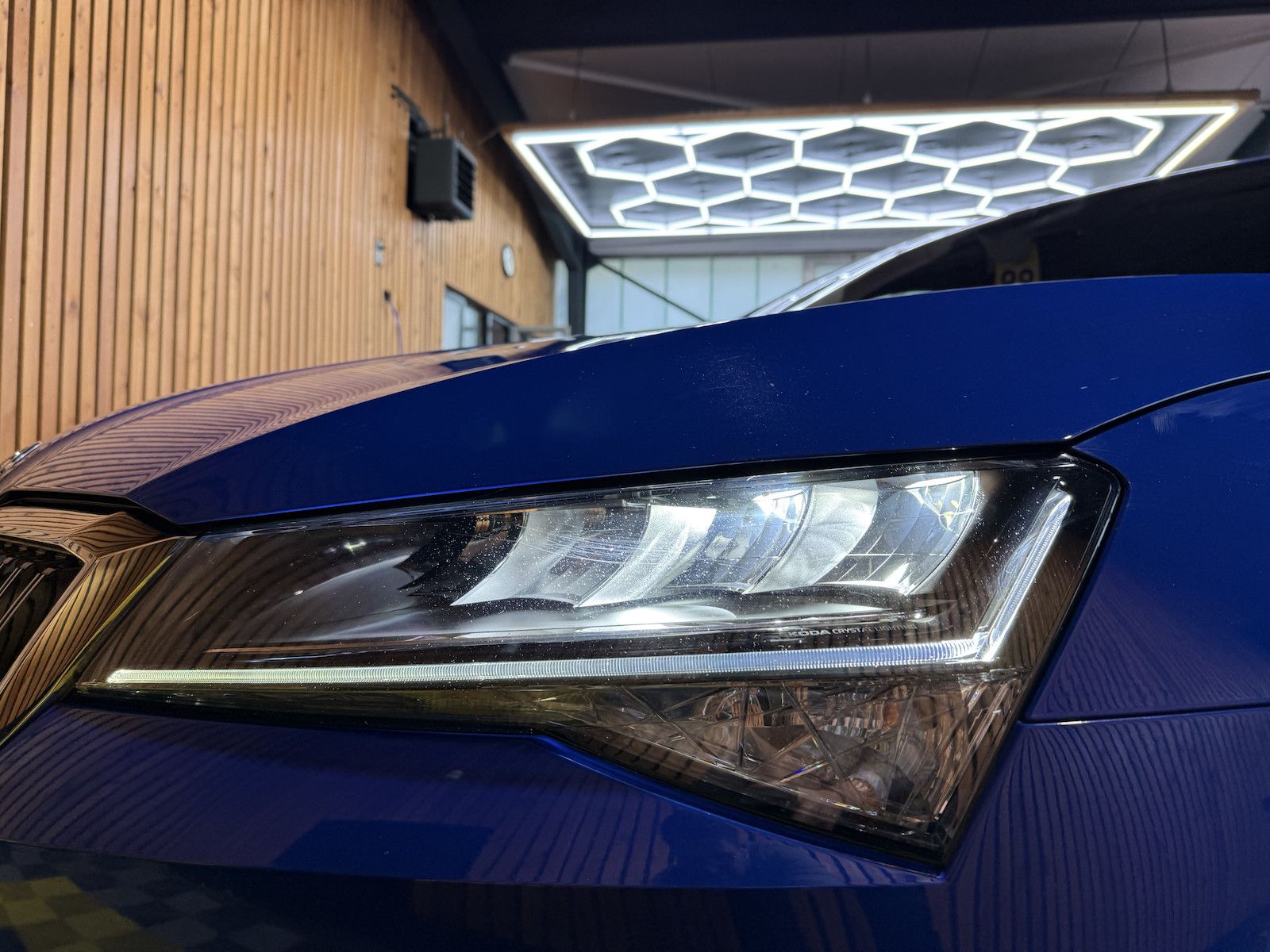 Fahrzeugabbildung SKODA Superb Combi 2,0TDI DSG Navi*ACC*LED*AHK*Virtual