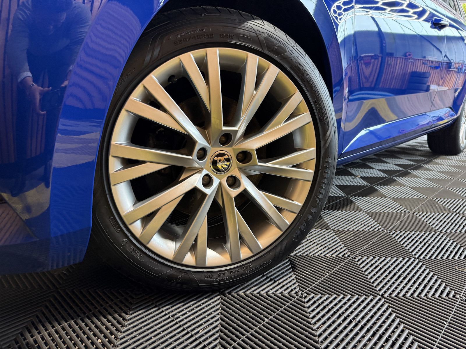 Fahrzeugabbildung SKODA Superb Combi 2,0TDI DSG Navi*ACC*LED*AHK*Virtual