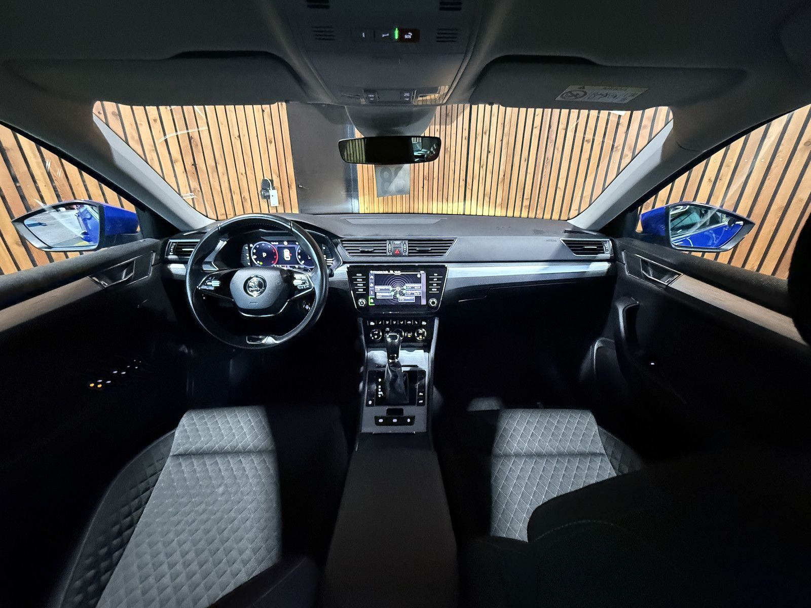 Fahrzeugabbildung SKODA Superb Combi 2,0TDI DSG Navi*ACC*LED*AHK*Virtual