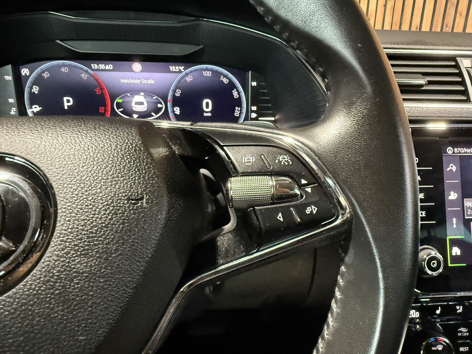 Fahrzeugabbildung SKODA Superb Combi 2,0TDI DSG Navi*ACC*LED*AHK*Virtual
