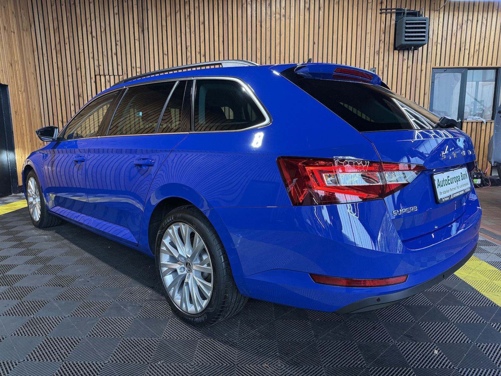 Fahrzeugabbildung SKODA Superb Combi 2,0TDI DSG Navi*ACC*LED*AHK*Virtual