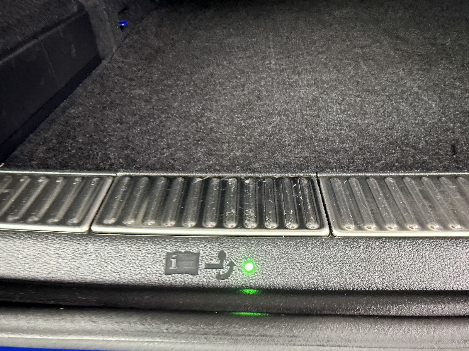 Fahrzeugabbildung SKODA Superb Combi 2,0TDI DSG Navi*ACC*LED*AHK*Virtual