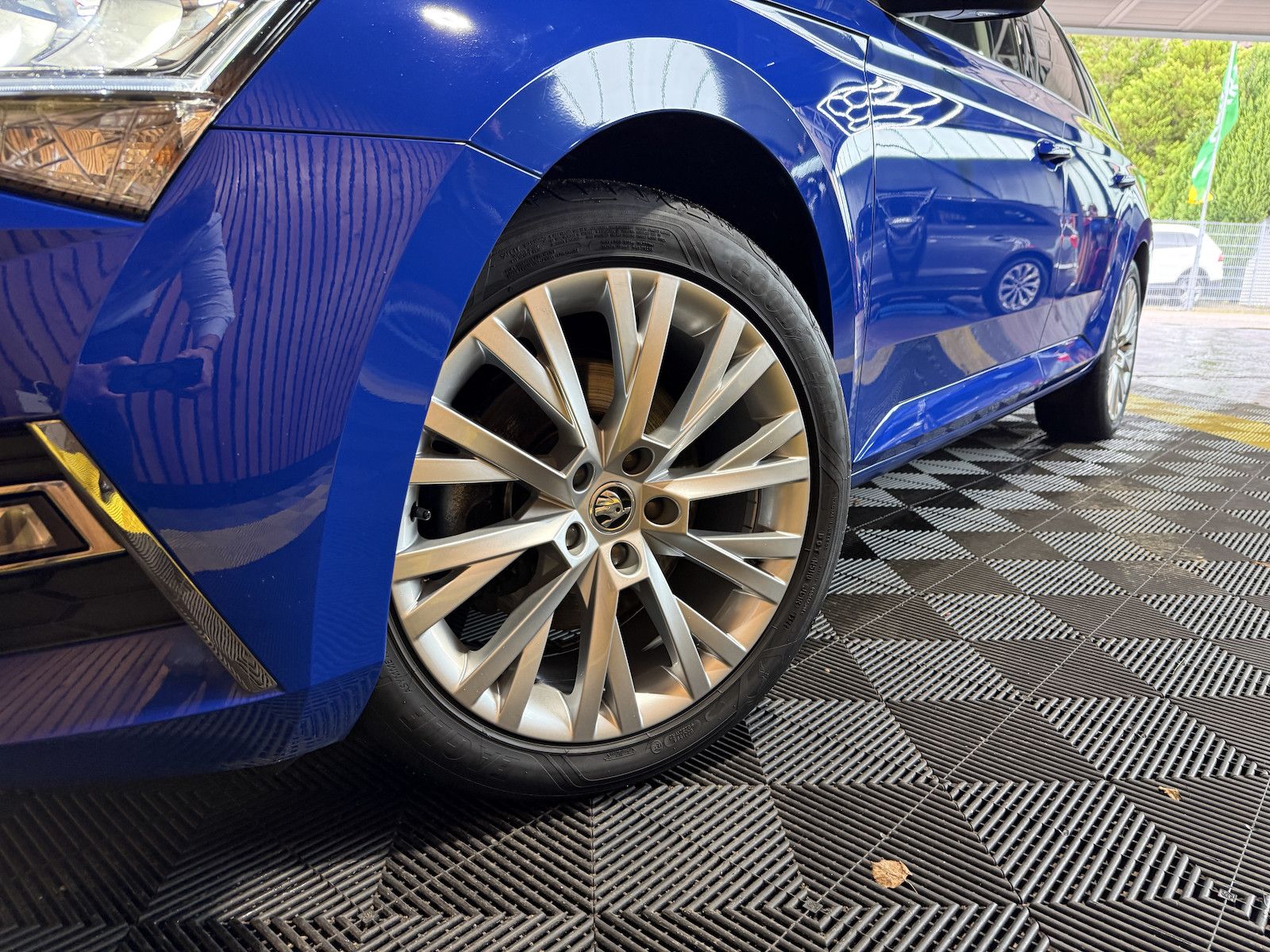 Fahrzeugabbildung SKODA Superb Combi TSI iV DSG Navi*Virt*Kam*St.Hz*AHK