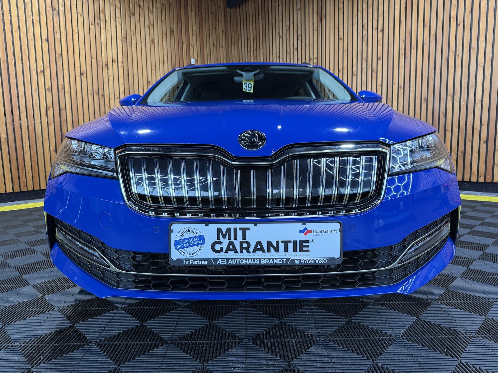 Fahrzeugabbildung SKODA Superb Combi TSI iV DSG Navi*Virt*Kam*St.Hz*AHK