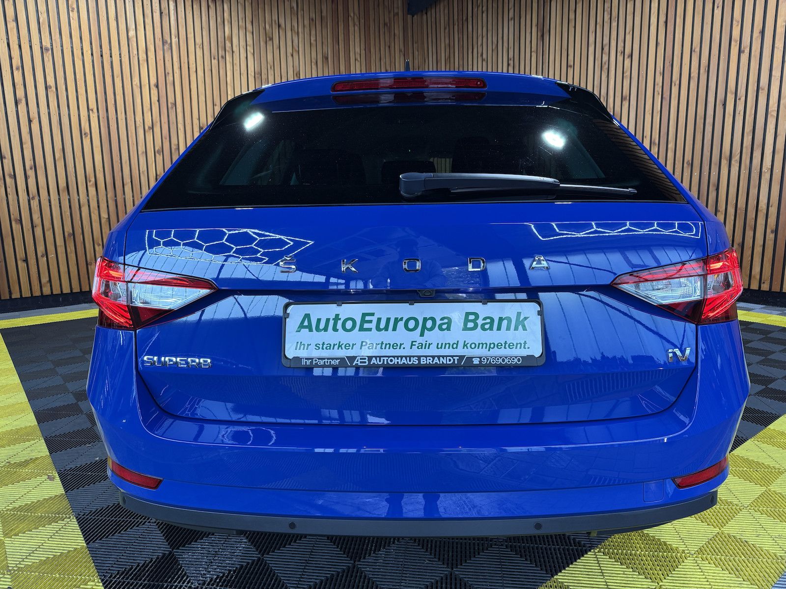 Fahrzeugabbildung SKODA Superb Combi TSI iV DSG Navi*Virt*Kam*St.Hz*AHK