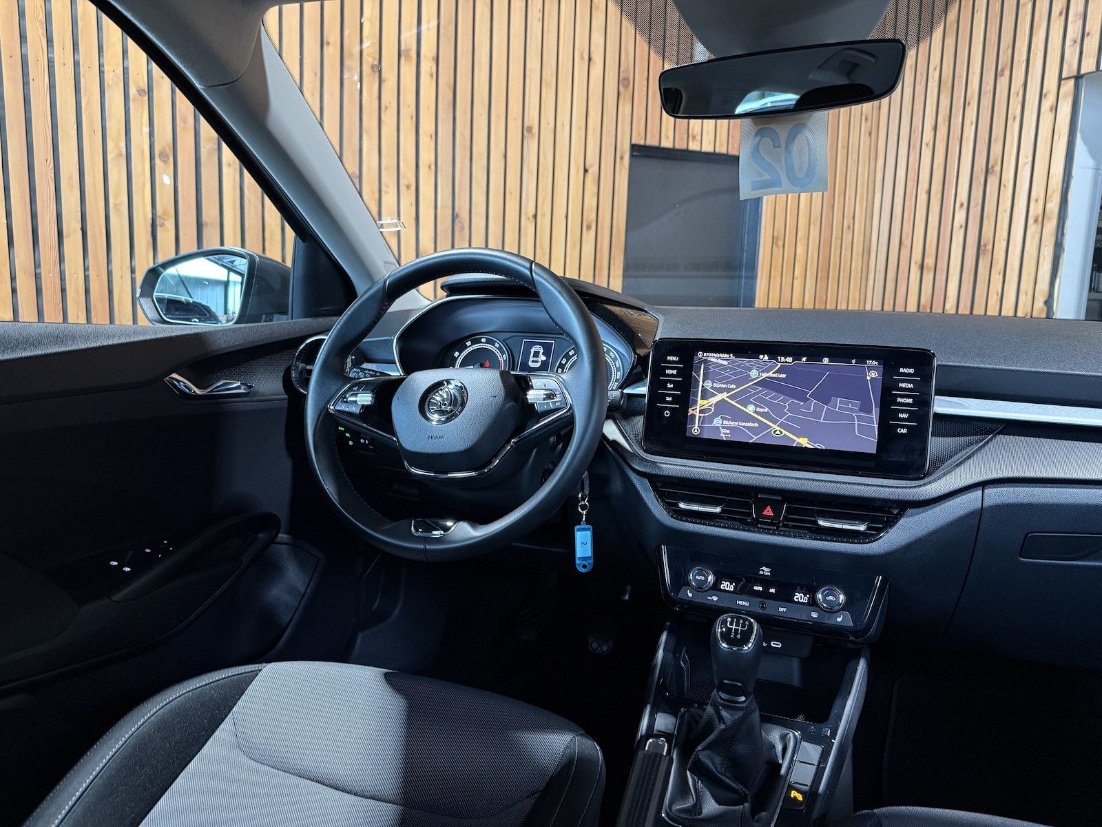 Fahrzeugabbildung SKODA Fabia 1,0 TSI Ambition *Navi*LED*Tempo*PDC*