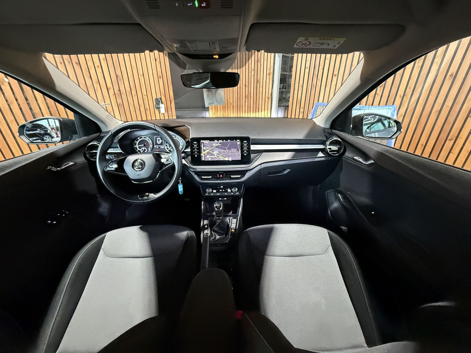 Fahrzeugabbildung SKODA Fabia 1,0 TSI Ambition *Navi*LED*Tempo*PDC*