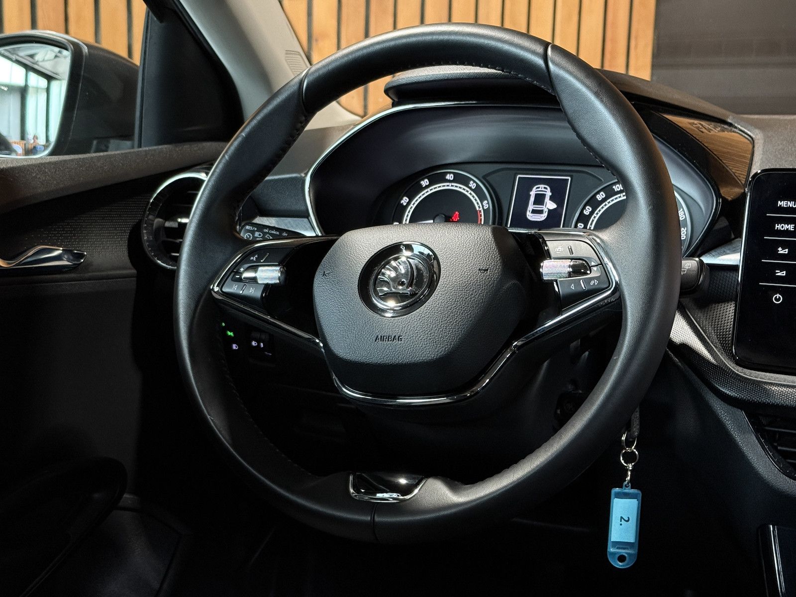 Fahrzeugabbildung SKODA Fabia 1,0 TSI Ambition *Navi*LED*Tempo*PDC*