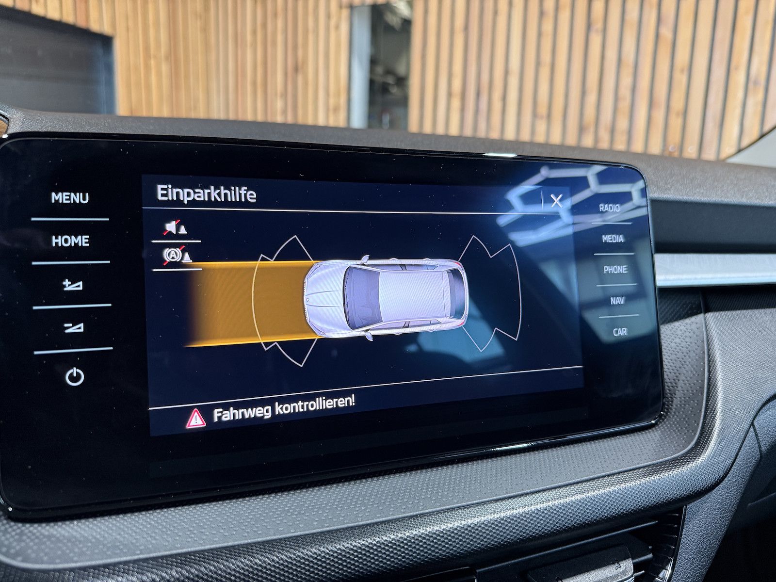 Fahrzeugabbildung SKODA Fabia 1,0 TSI Ambition *Navi*LED*Tempo*PDC*