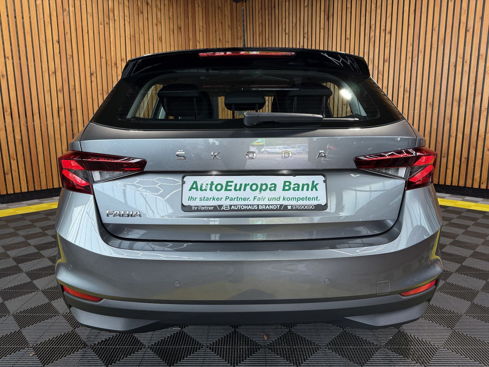 Fahrzeugabbildung SKODA Fabia 1,0 TSI Ambition *Navi*LED*Tempo*PDC*