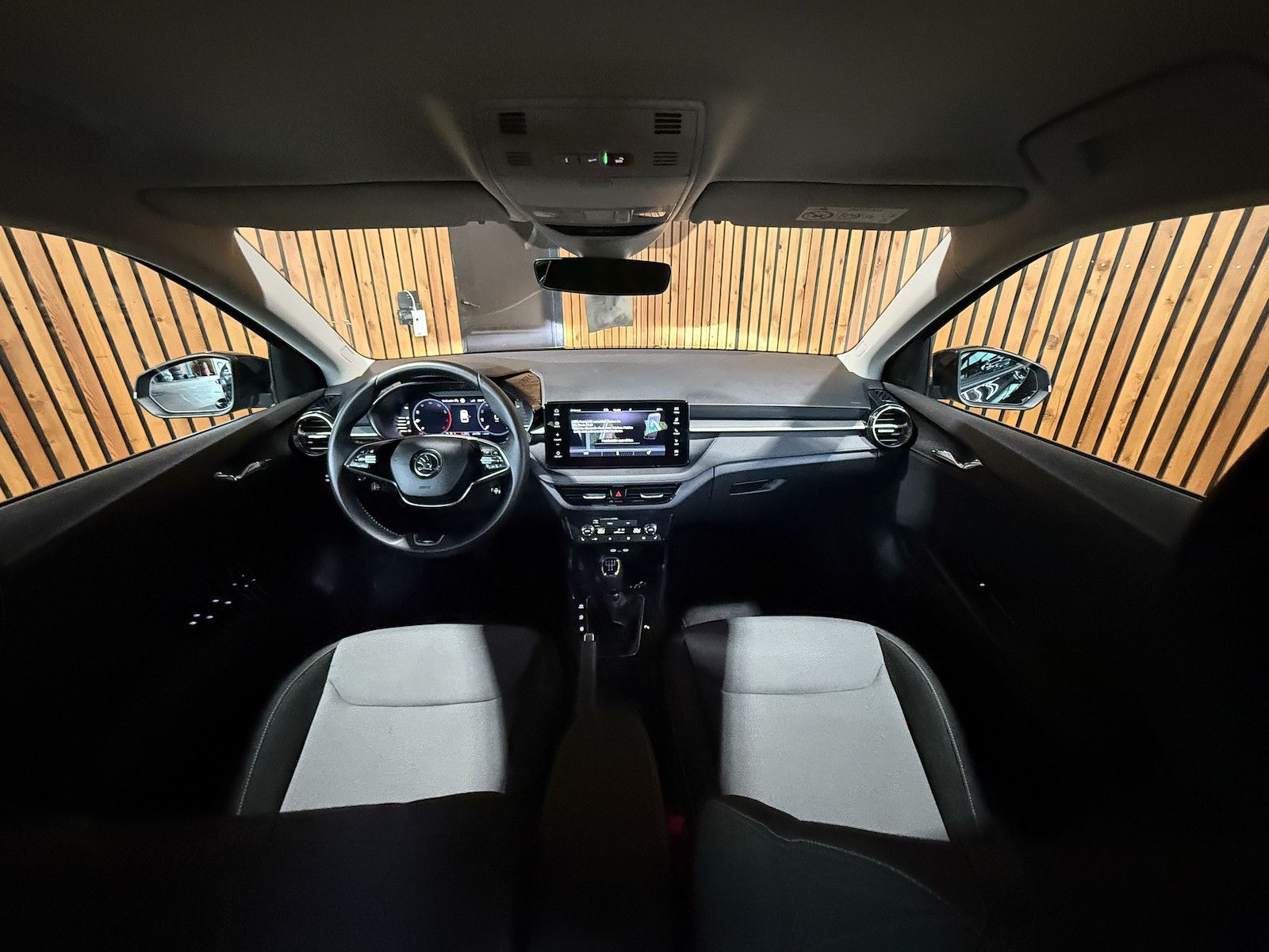 Fahrzeugabbildung SKODA Fabia 1,0 TSI Selection Navi*LED*Virtual*ACC*Kam