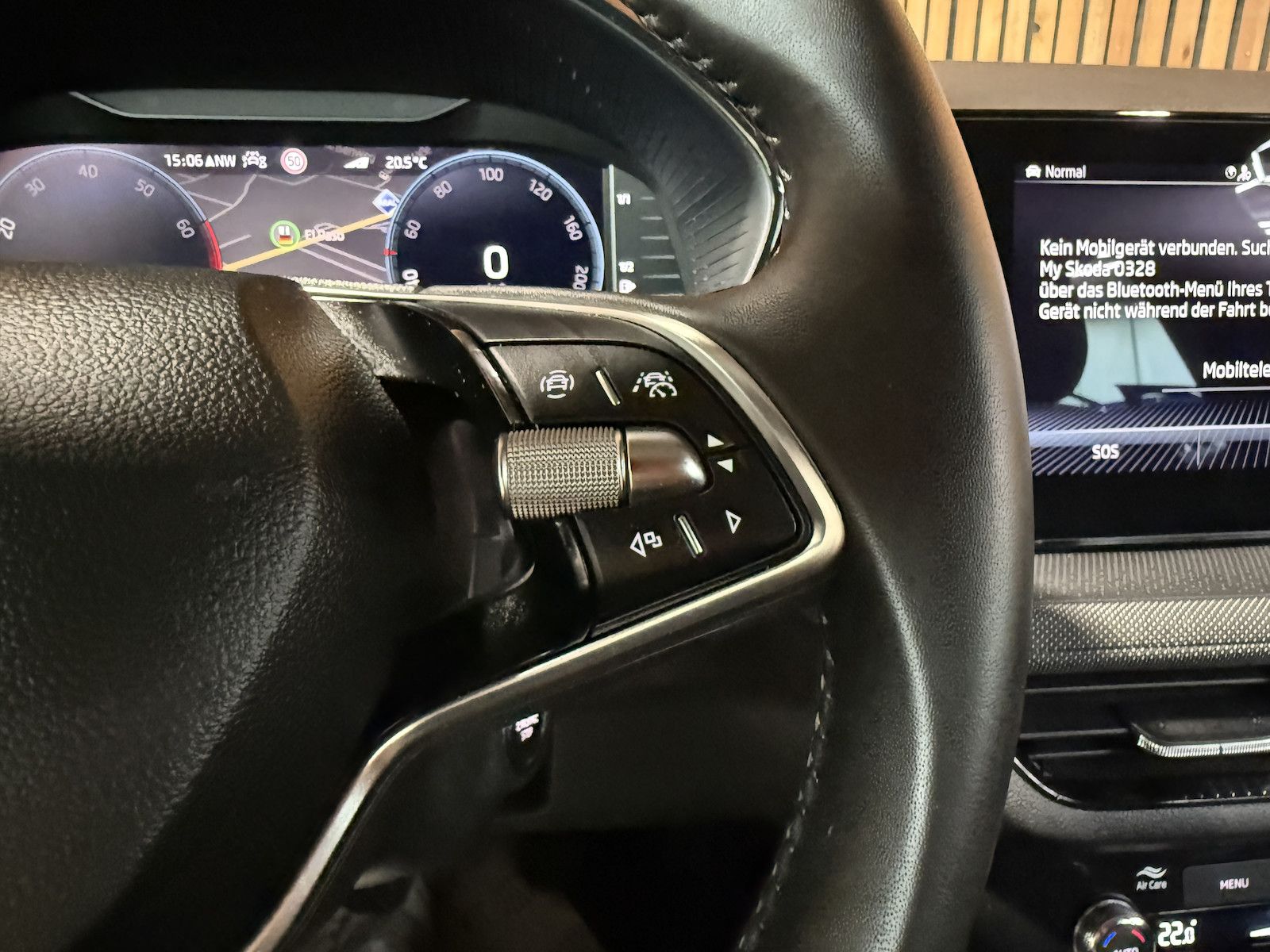 Fahrzeugabbildung SKODA Fabia 1,0 TSI Selection Navi*LED*Virtual*ACC*Kam