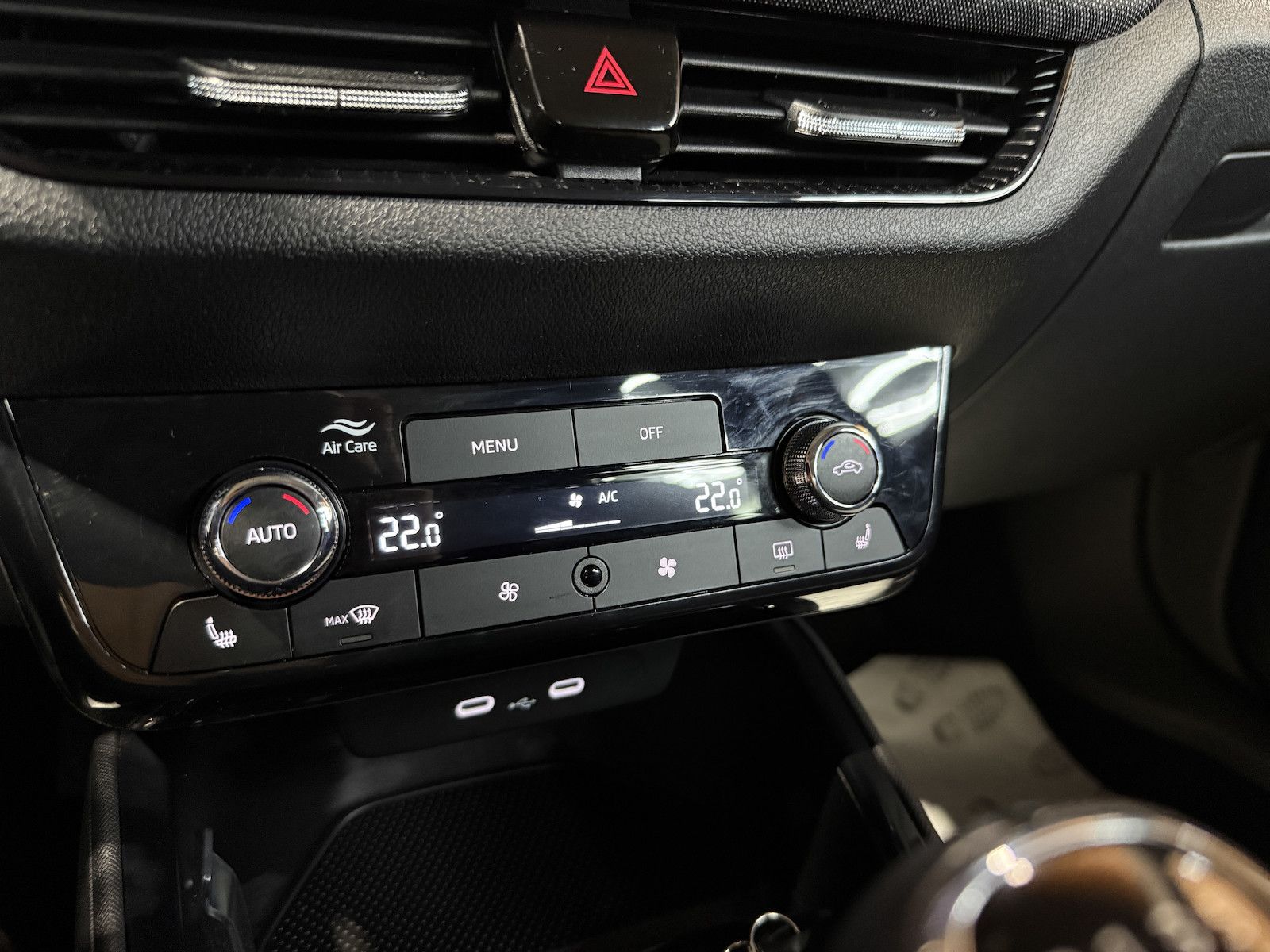 Fahrzeugabbildung SKODA Fabia 1,0 TSI Selection Navi*LED*Virtual*ACC*Kam