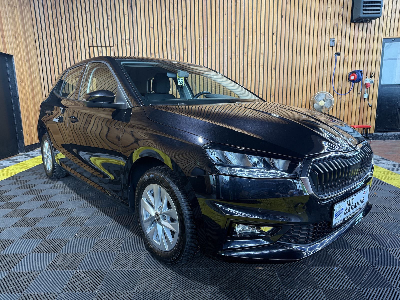 Fahrzeugabbildung SKODA Fabia 1,0 TSI Selection Navi*LED*Virtual*ACC*Kam