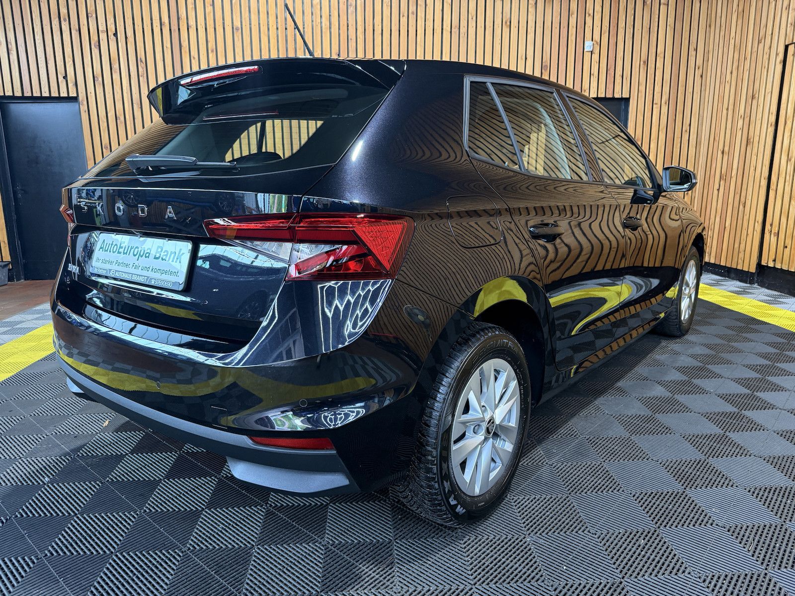 Fahrzeugabbildung SKODA Fabia 1,0 TSI Selection Navi*LED*Virtual*ACC*Kam