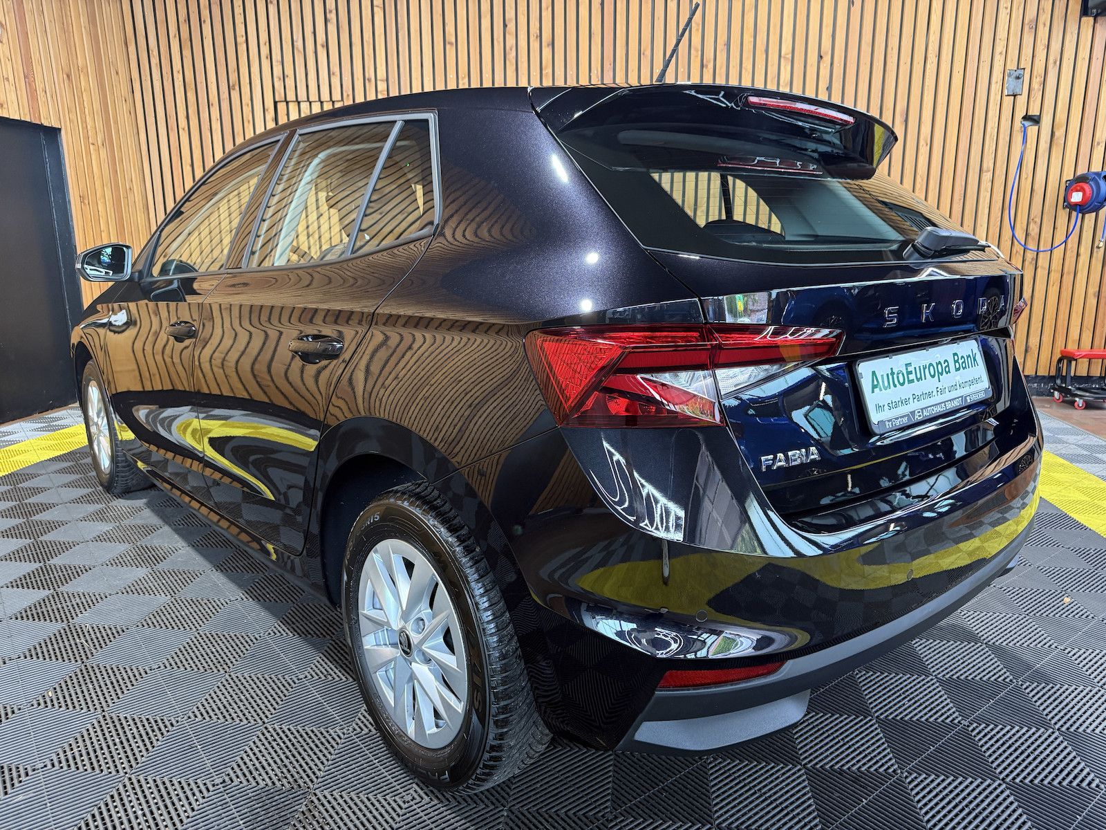 Fahrzeugabbildung SKODA Fabia 1,0 TSI Selection Navi*LED*Virtual*ACC*Kam