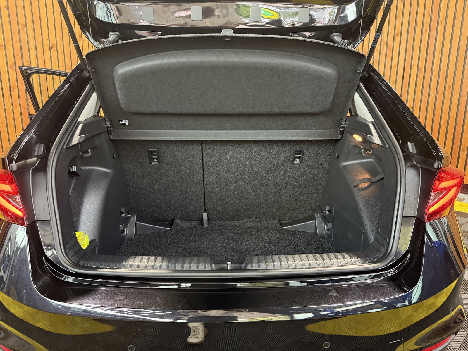 Fahrzeugabbildung SKODA Fabia 1,0 TSI Selection Navi*LED*Virtual*ACC*Kam