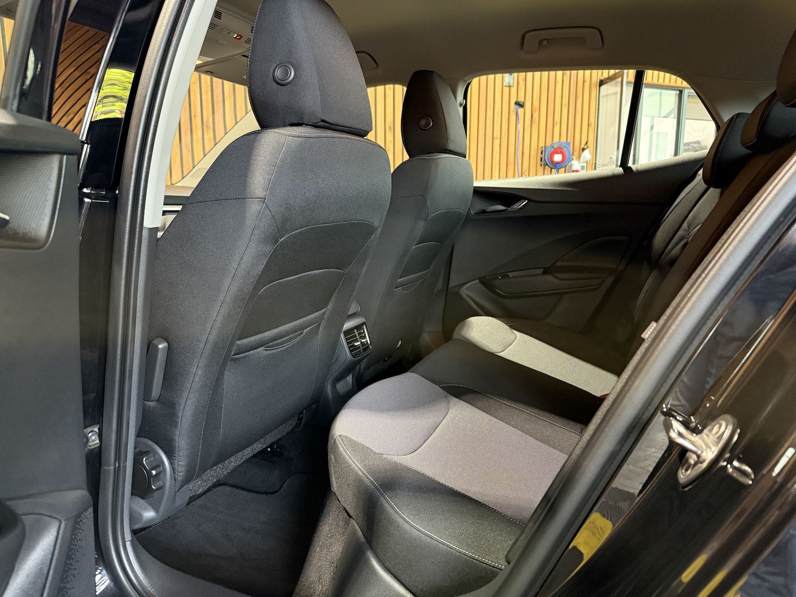 Fahrzeugabbildung SKODA Fabia 1,0 TSI Selection Navi*LED*Virtual*ACC*Kam