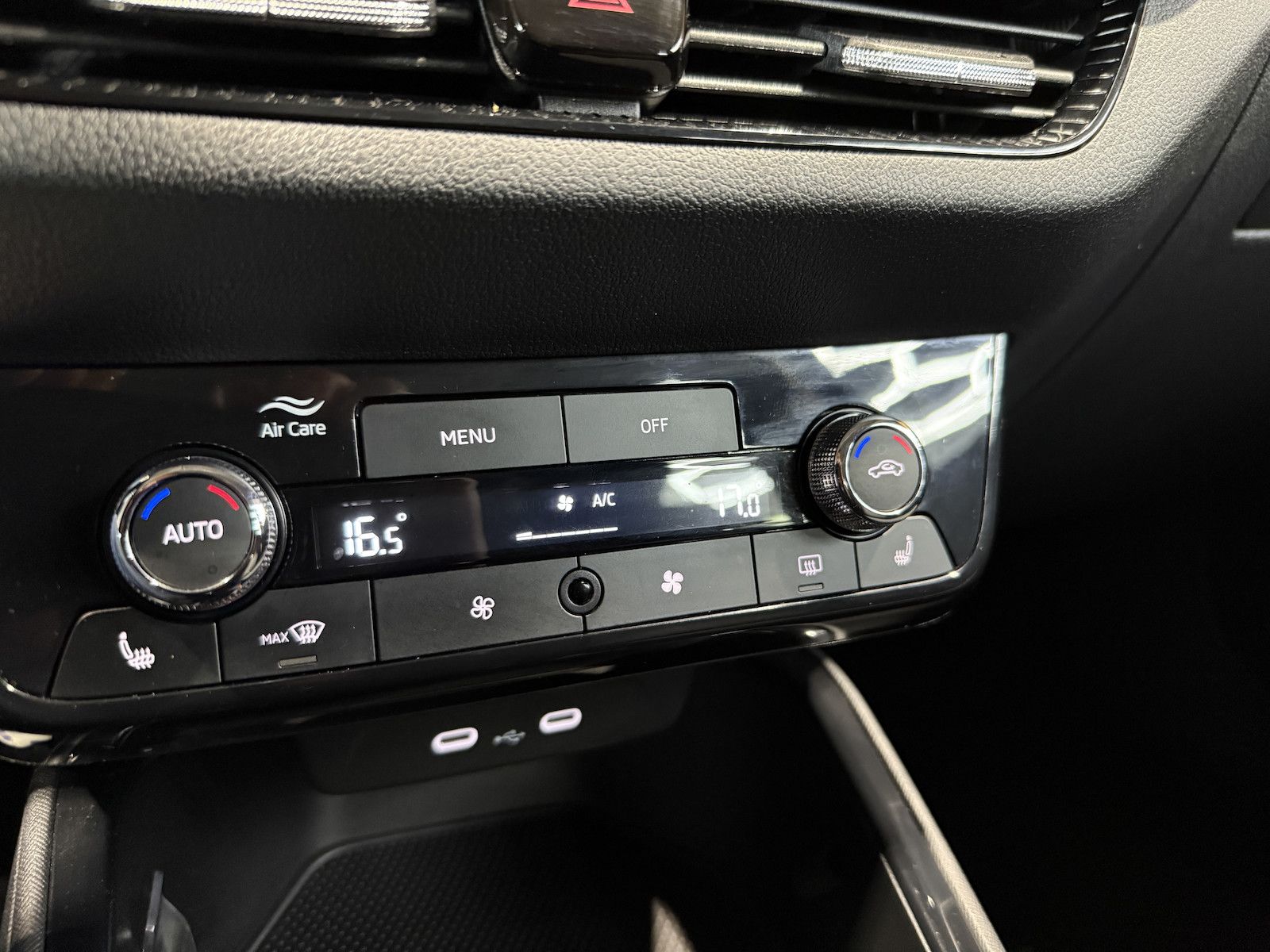 Fahrzeugabbildung SKODA Fabia 1,0 TSI Selection Navi*LED*Virtual*ACC*Kam
