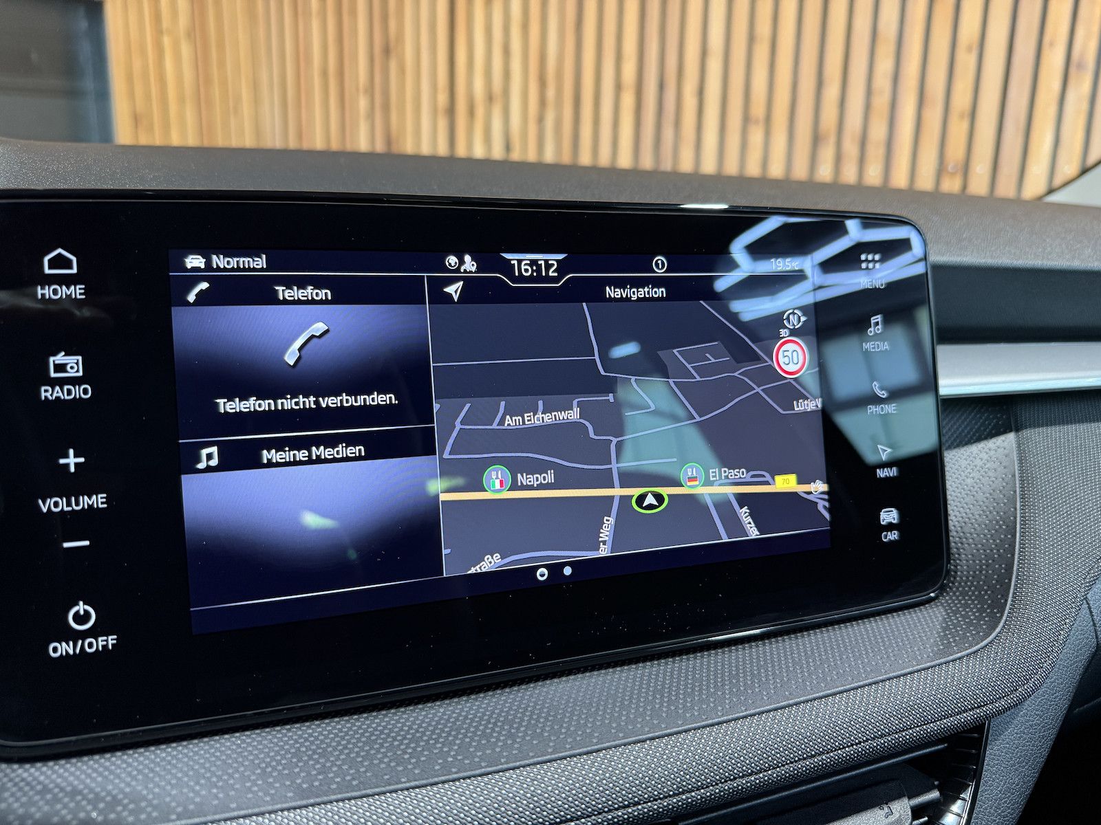 Fahrzeugabbildung SKODA Fabia 1,0 TSI Selection Navi*LED*Virtual*ACC*Kam