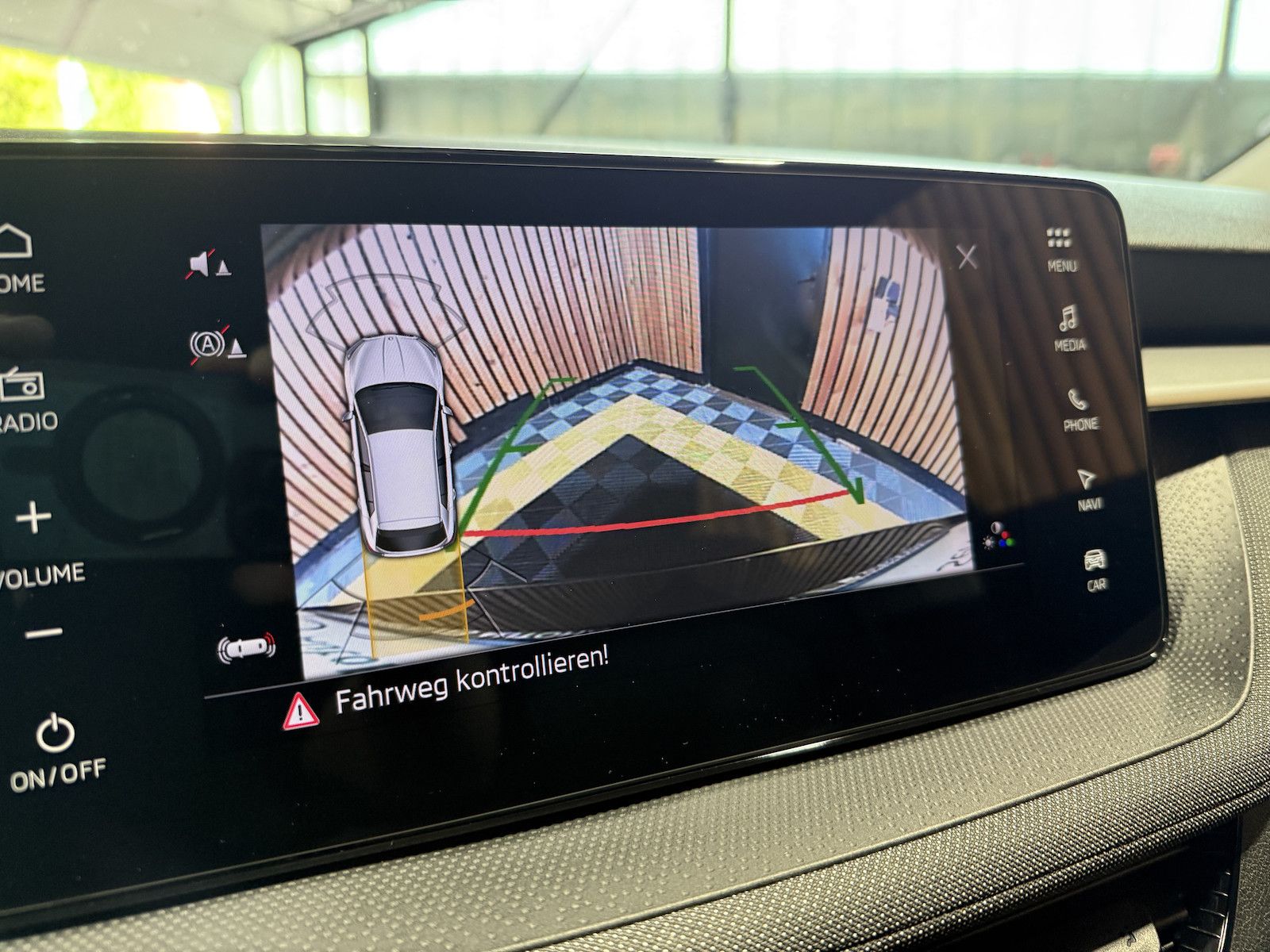 Fahrzeugabbildung SKODA Fabia 1,0 TSI Selection Navi*LED*Virtual*ACC*Kam