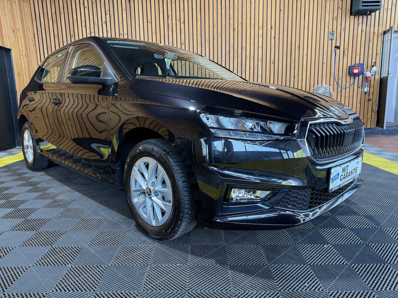 Fahrzeugabbildung SKODA Fabia 1,0 TSI Selection Navi*LED*Virtual*ACC*Kam