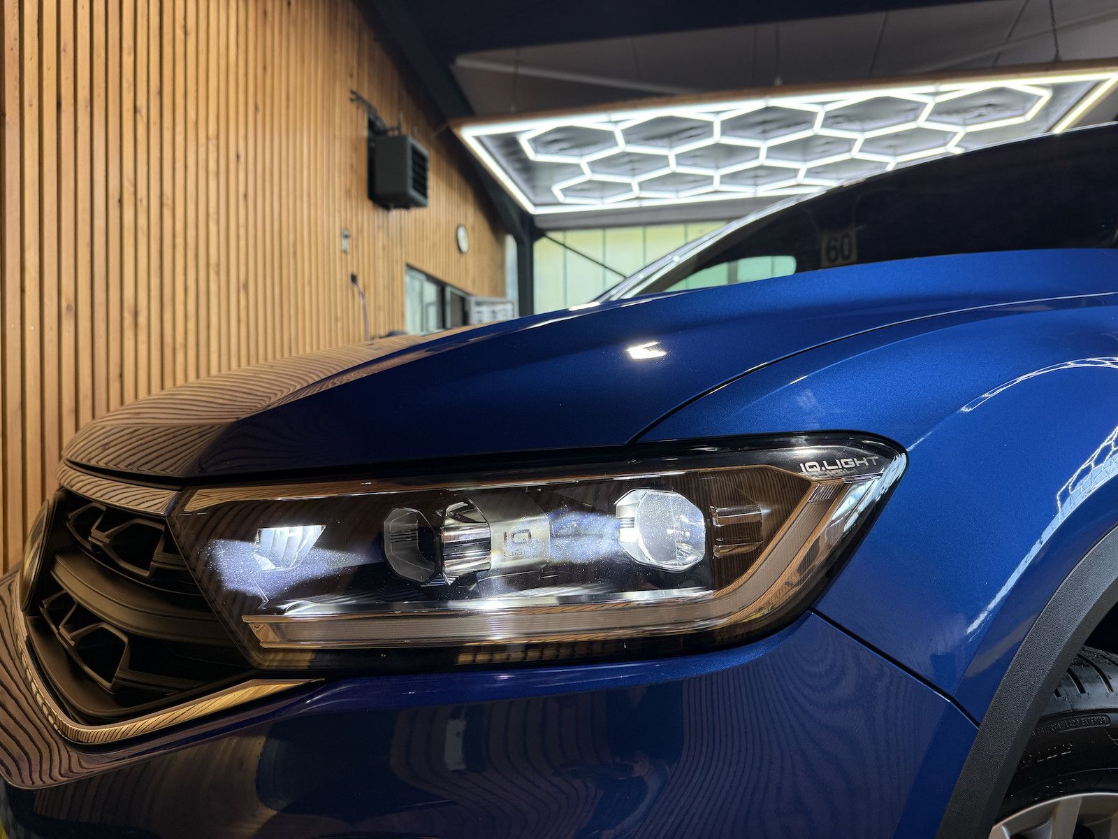 Fahrzeugabbildung Volkswagen T-Roc 1,5 TSI Life *Navi*LED*Virtual*ACC*App