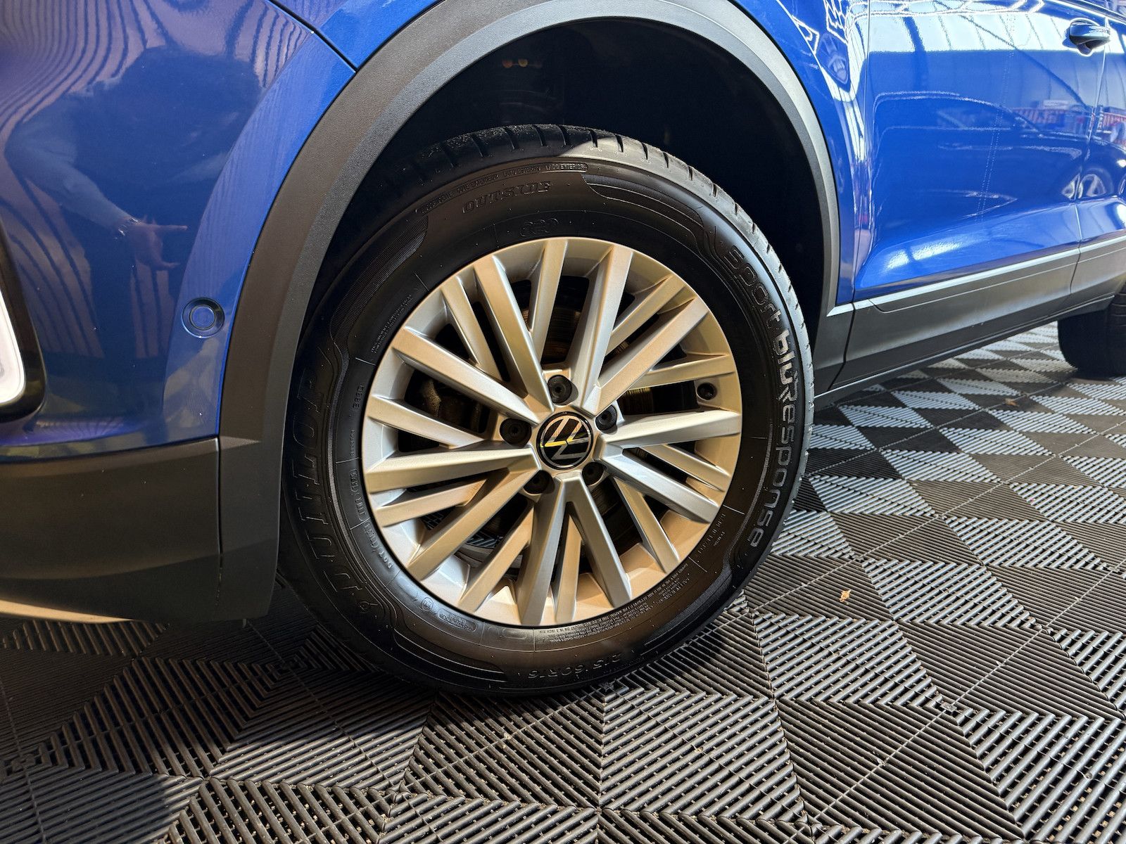 Fahrzeugabbildung Volkswagen T-Roc 1,5 TSI Life *Navi*LED*Virtual*ACC*App