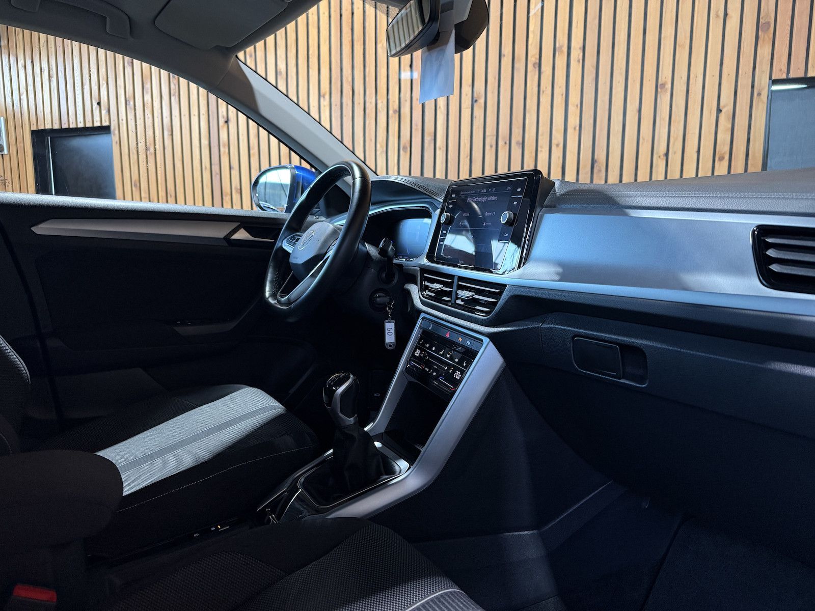 Fahrzeugabbildung Volkswagen T-Roc 1,5 TSI Life *Navi*LED*Virtual*ACC*App