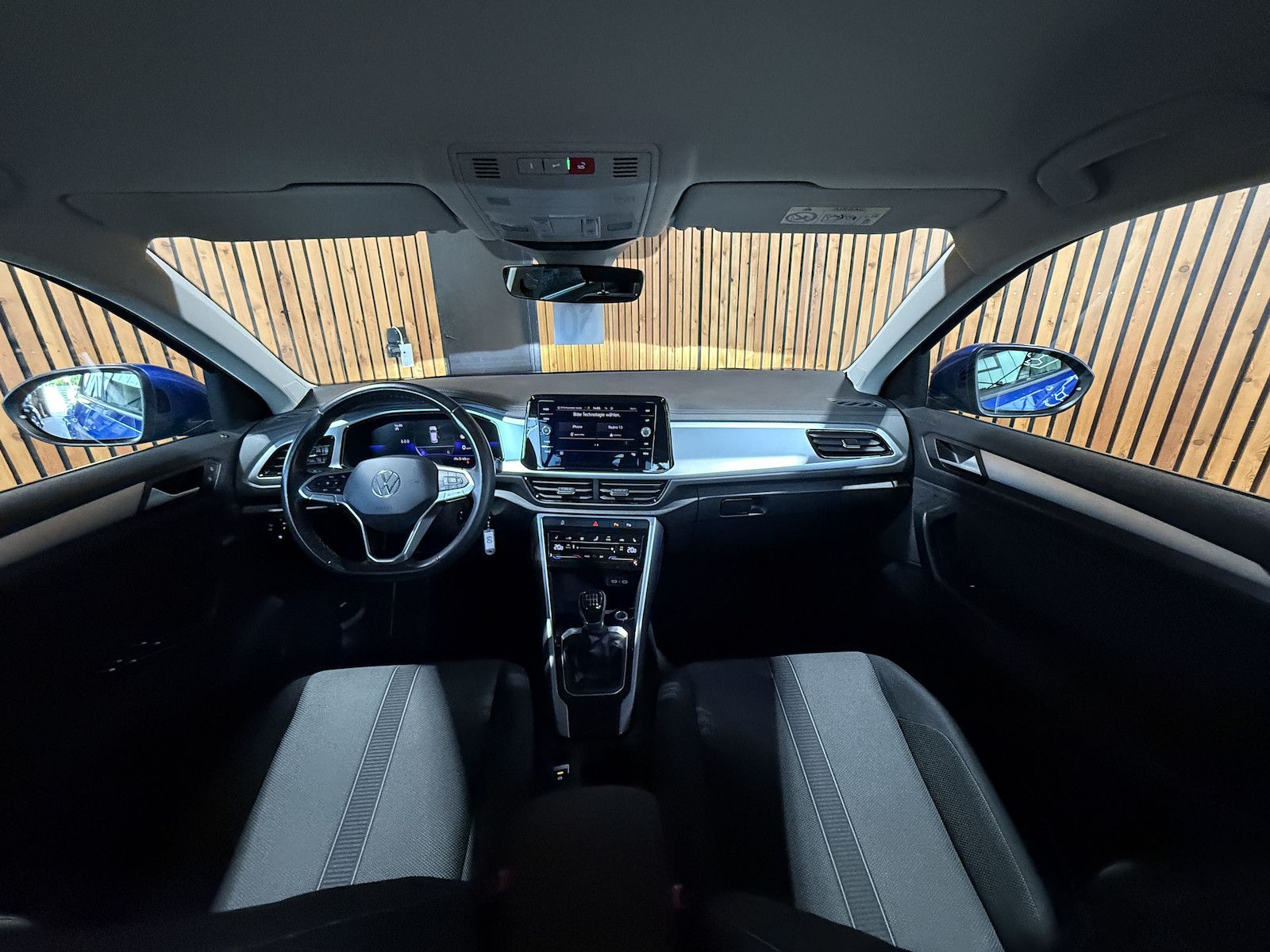 Fahrzeugabbildung Volkswagen T-Roc 1,5 TSI Life *Navi*LED*Virtual*ACC*App