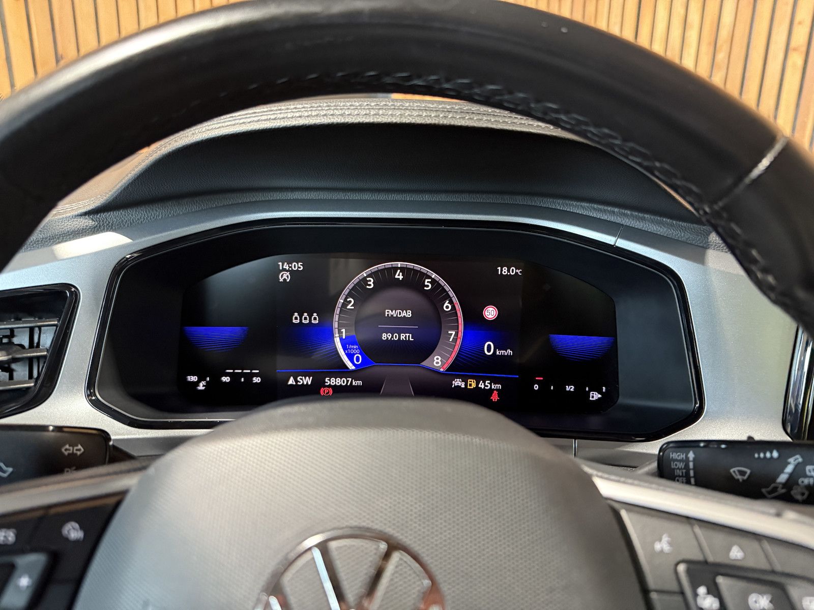 Fahrzeugabbildung Volkswagen T-Roc 1,5 TSI Life *Navi*LED*Virtual*ACC*App