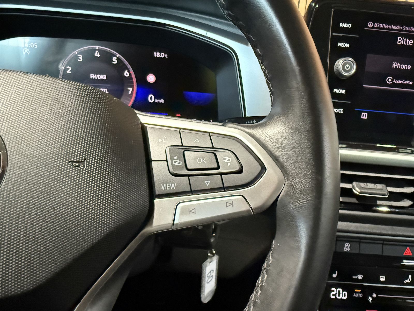 Fahrzeugabbildung Volkswagen T-Roc 1,5 TSI Life *Navi*LED*Virtual*ACC*App