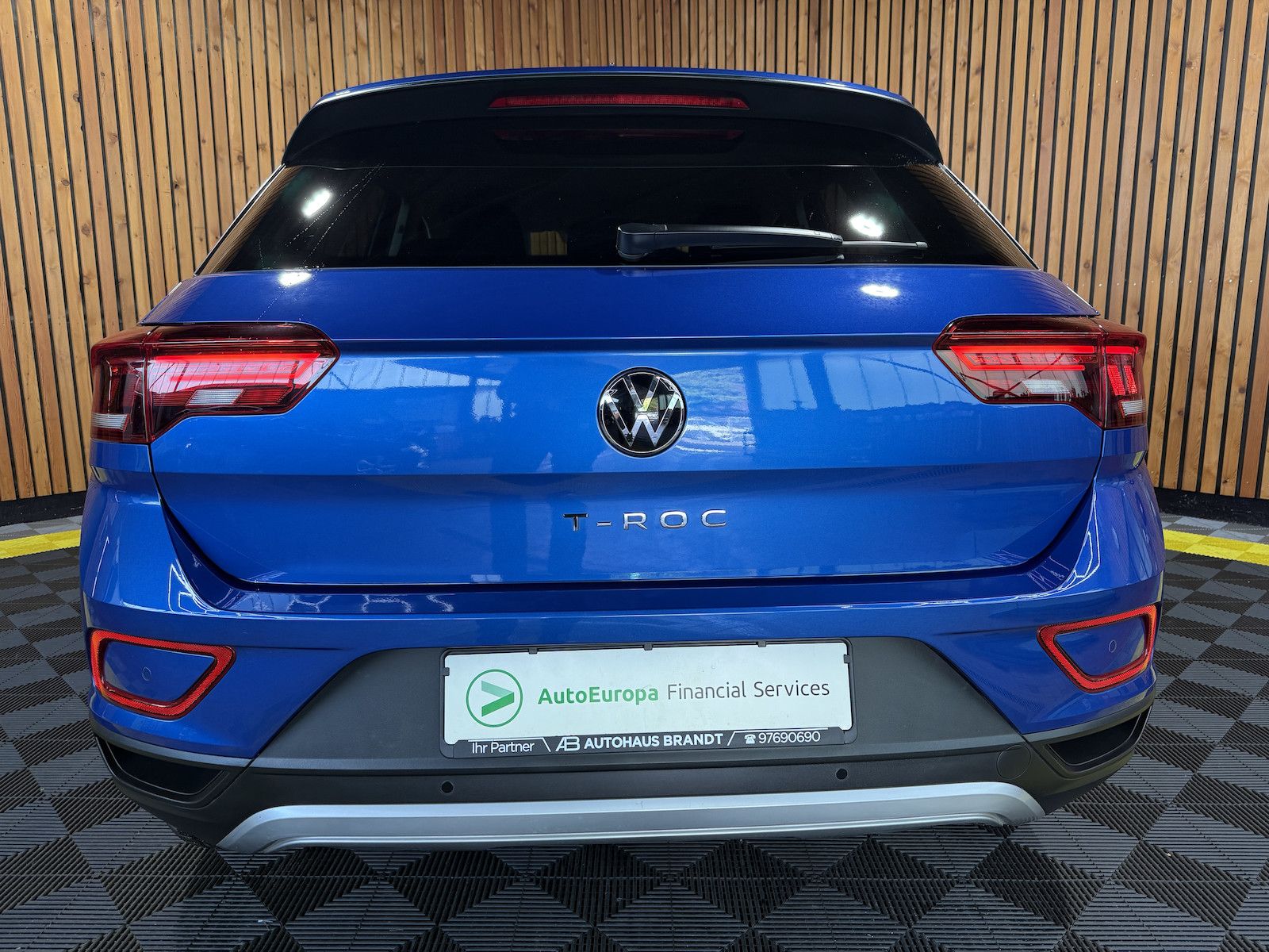 Fahrzeugabbildung Volkswagen T-Roc 1,5 TSI Life *Navi*LED*Virtual*ACC*App