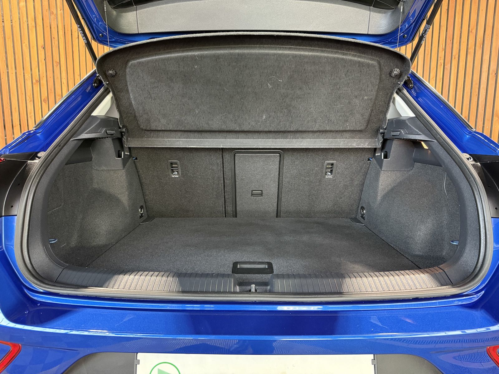 Fahrzeugabbildung Volkswagen T-Roc 1,5 TSI Life *Navi*LED*Virtual*ACC*App