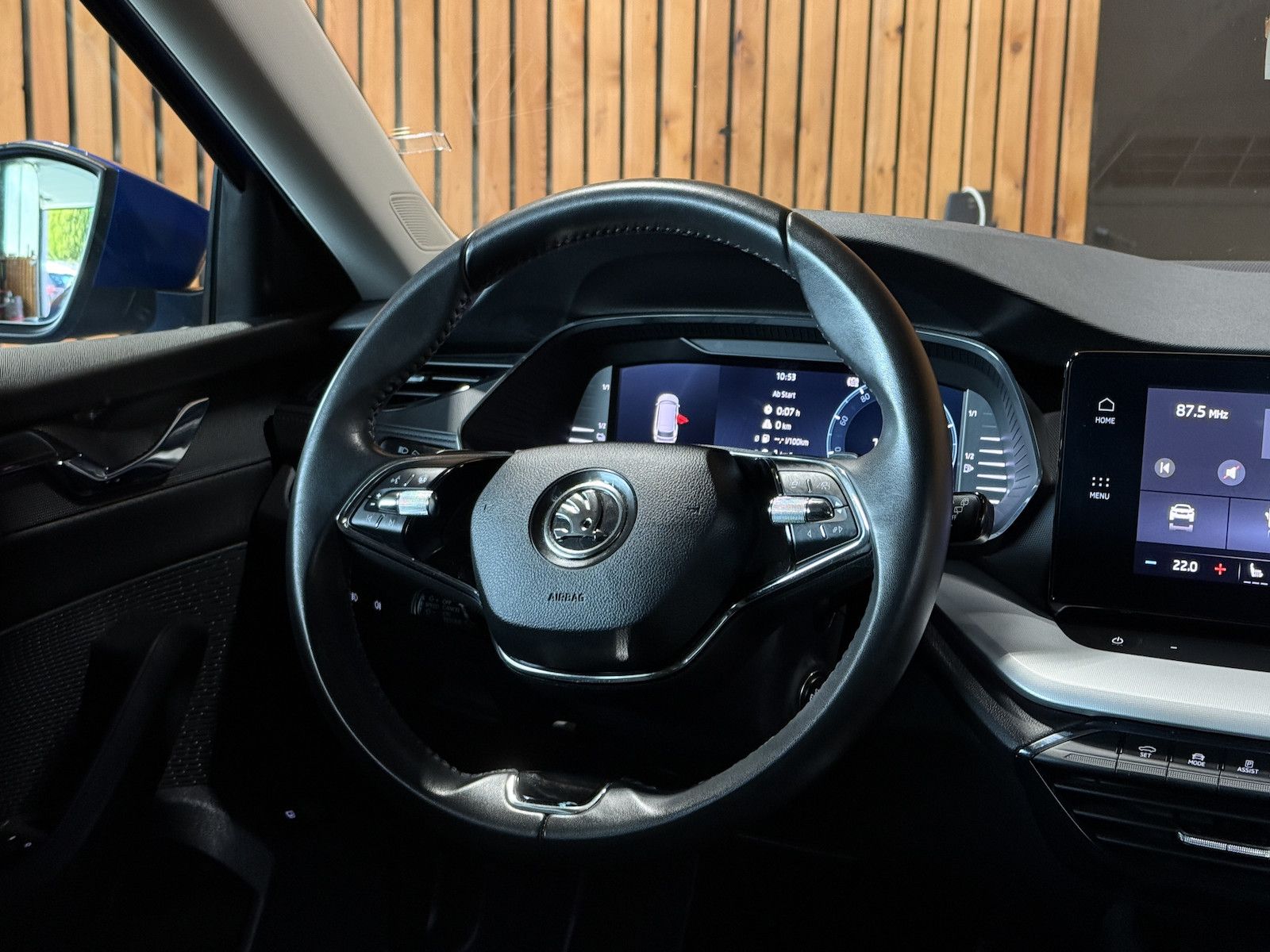 Fahrzeugabbildung SKODA Octavia Combi 1,4 iV DSG *Navi*LED*Virtual*Pano*