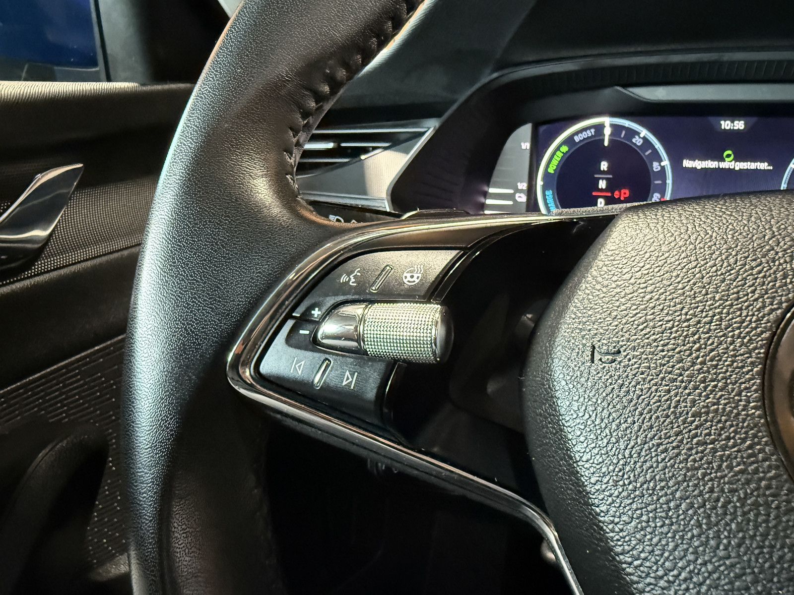 Fahrzeugabbildung SKODA Octavia Combi 1,4 iV DSG *Navi*LED*Virtual*Pano*